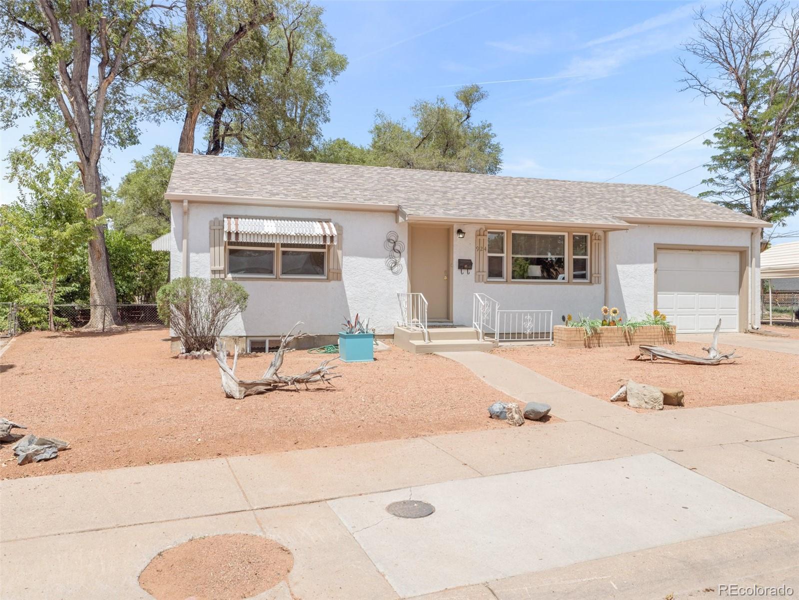 924  Alexander Circle, pueblo  House Search MLS Picture