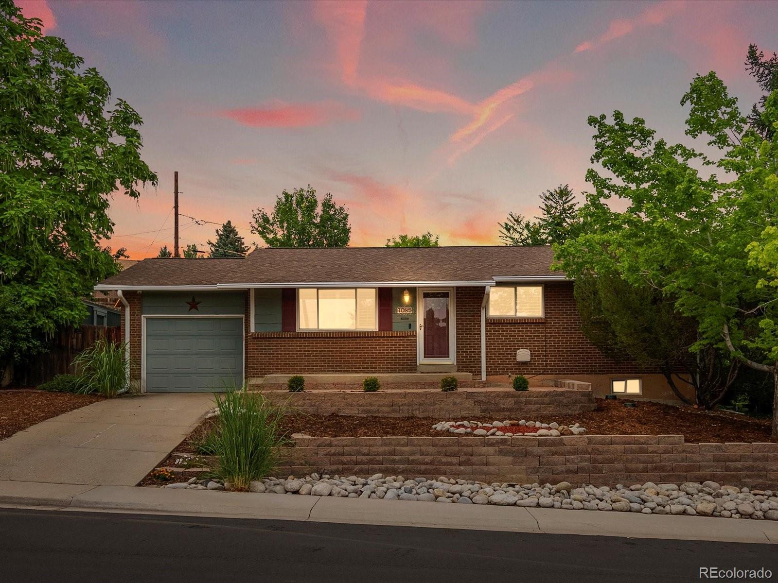 7085 W 71st Avenue, arvada MLS: 1869665 Beds: 4 Baths: 2 Price: $675,000