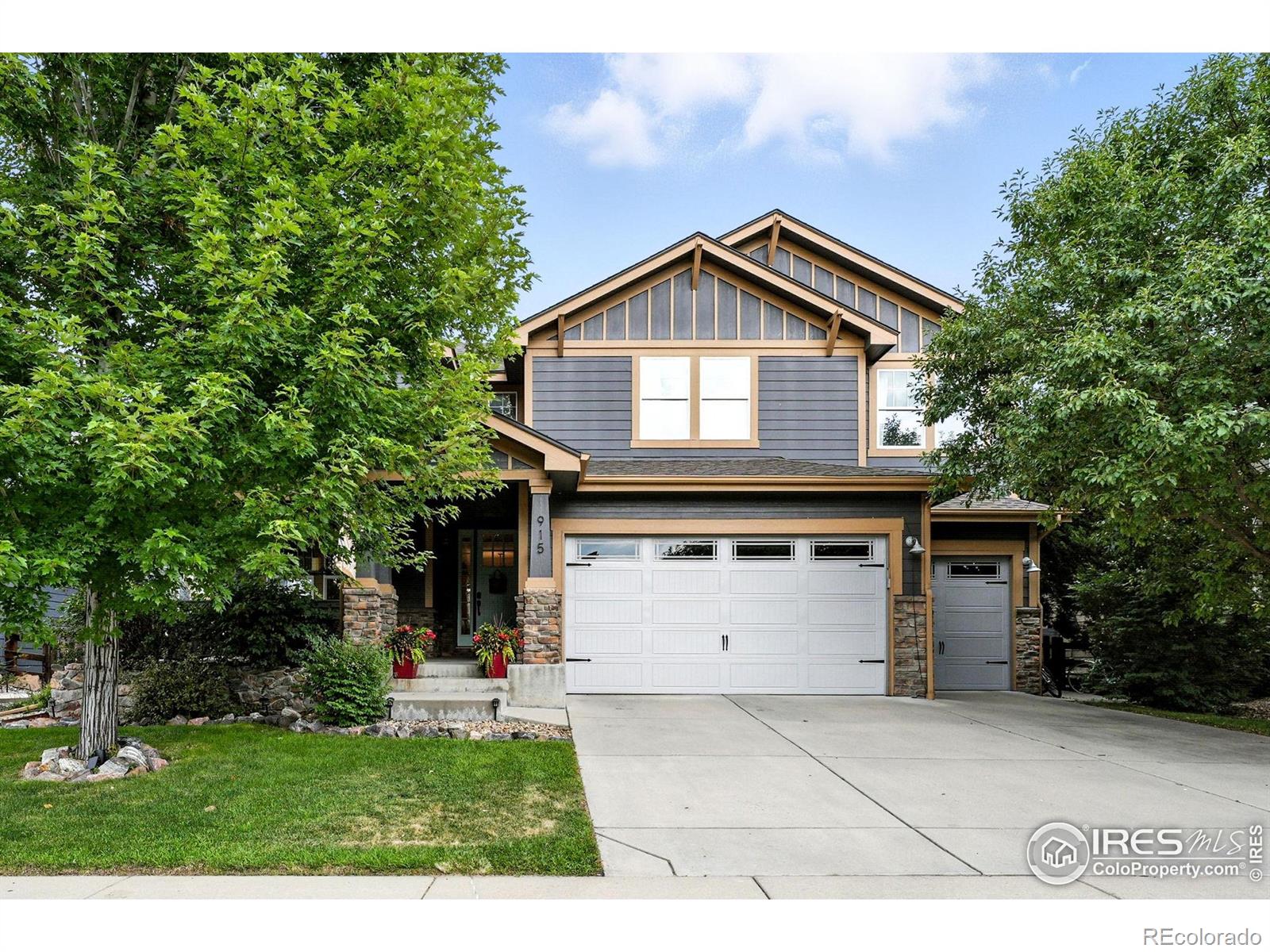 915  Zodo Avenue, erie MLS: 4567891039982 Beds: 5 Baths: 5 Price: $900,000