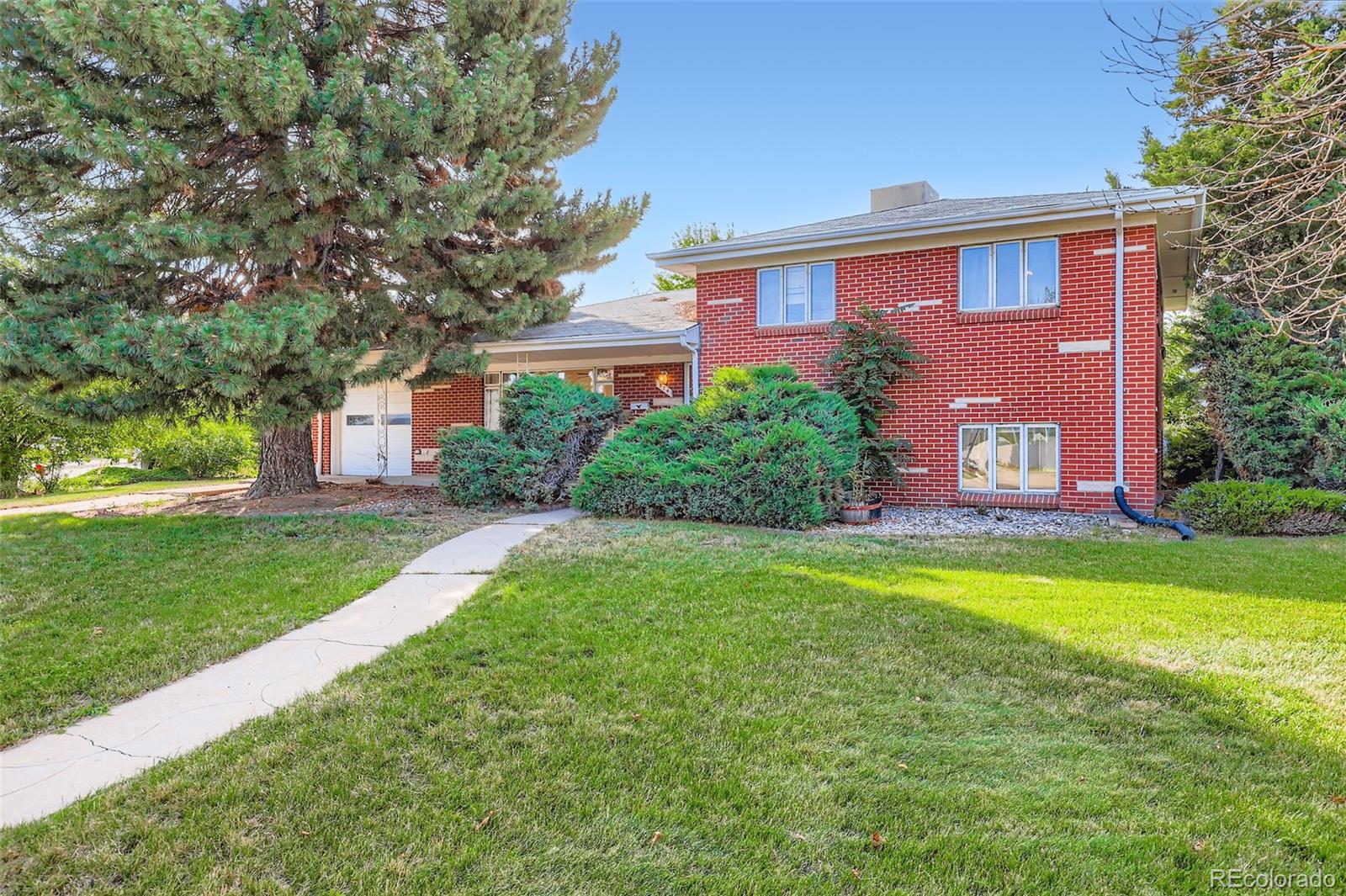 574  Iola Street, aurora MLS: 9686000 Beds: 4 Baths: 2 Price: $540,000