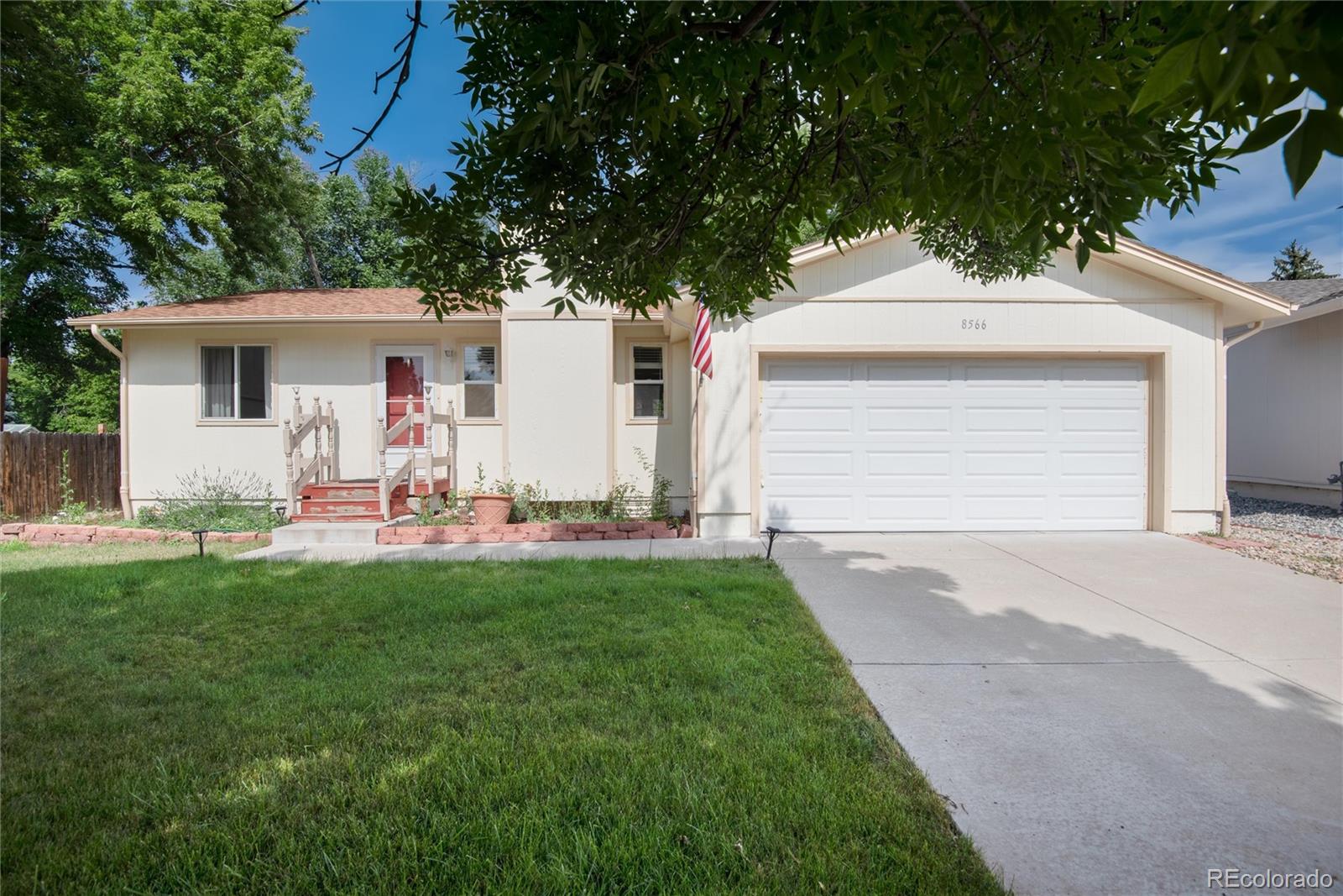 8566  Cody Court, arvada MLS: 4252726 Beds: 3 Baths: 2 Price: $515,000
