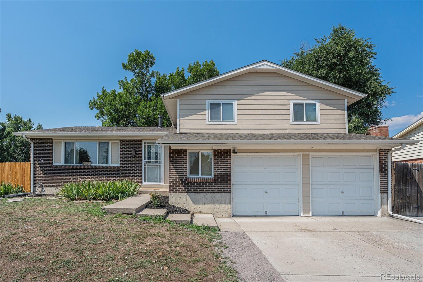 1293 S Johnson Way, lakewood MLS: 6684489 Beds: 5 Baths: 3 Price: $609,900