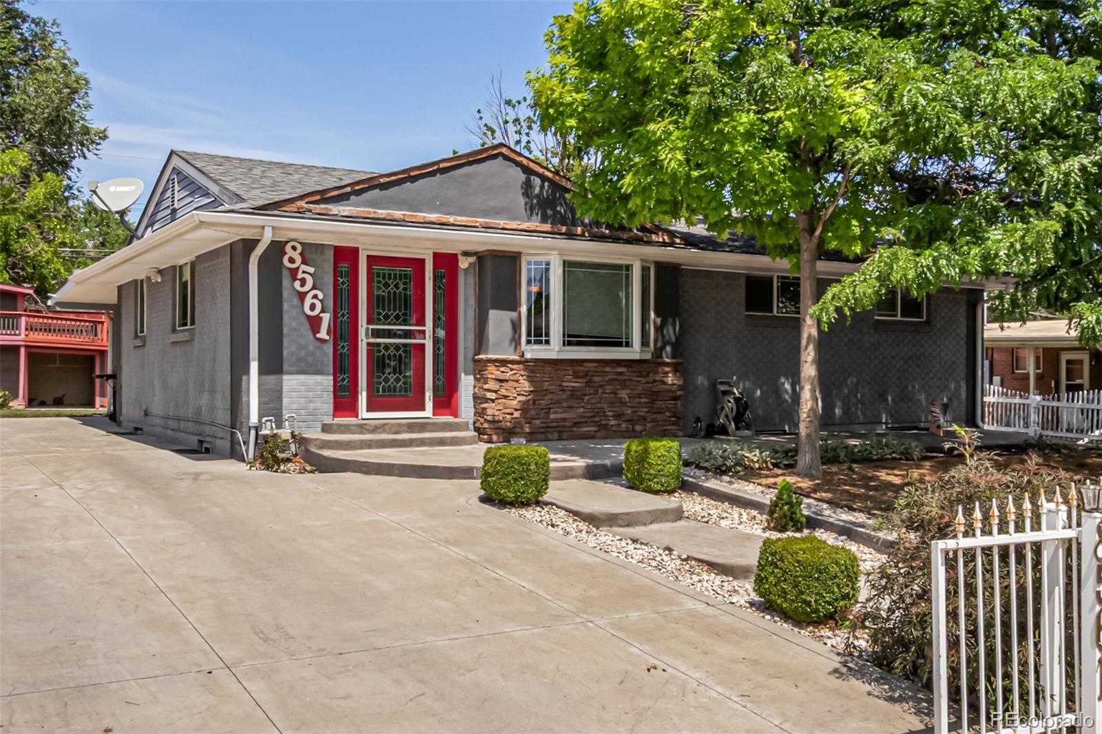 8561  Richard Road, denver MLS: 5949507 Beds: 4 Baths: 2 Price: $450,000