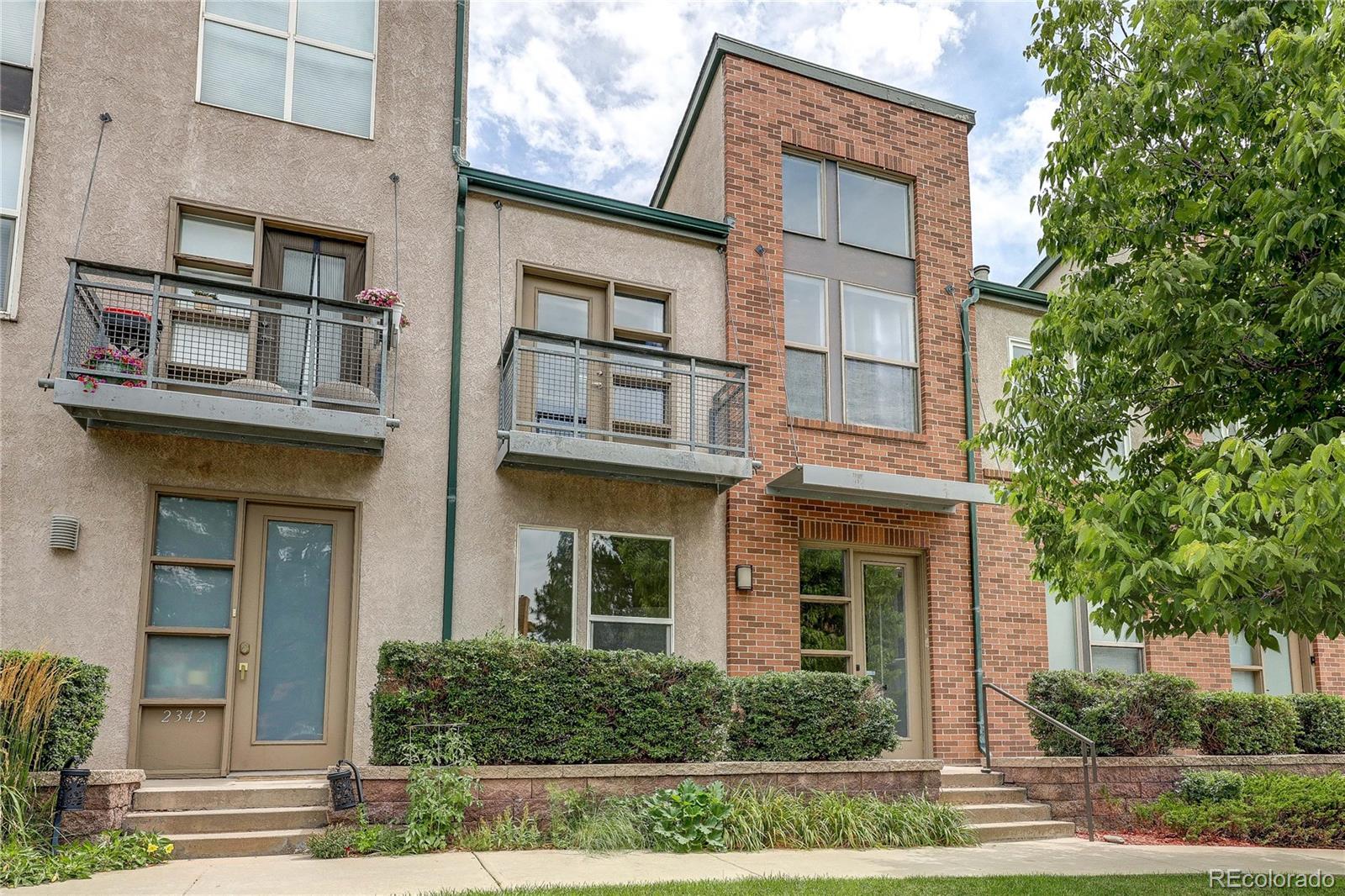 2352 S Xanadu Way, aurora MLS: 8133084 Beds: 2 Baths: 3 Price: $395,000