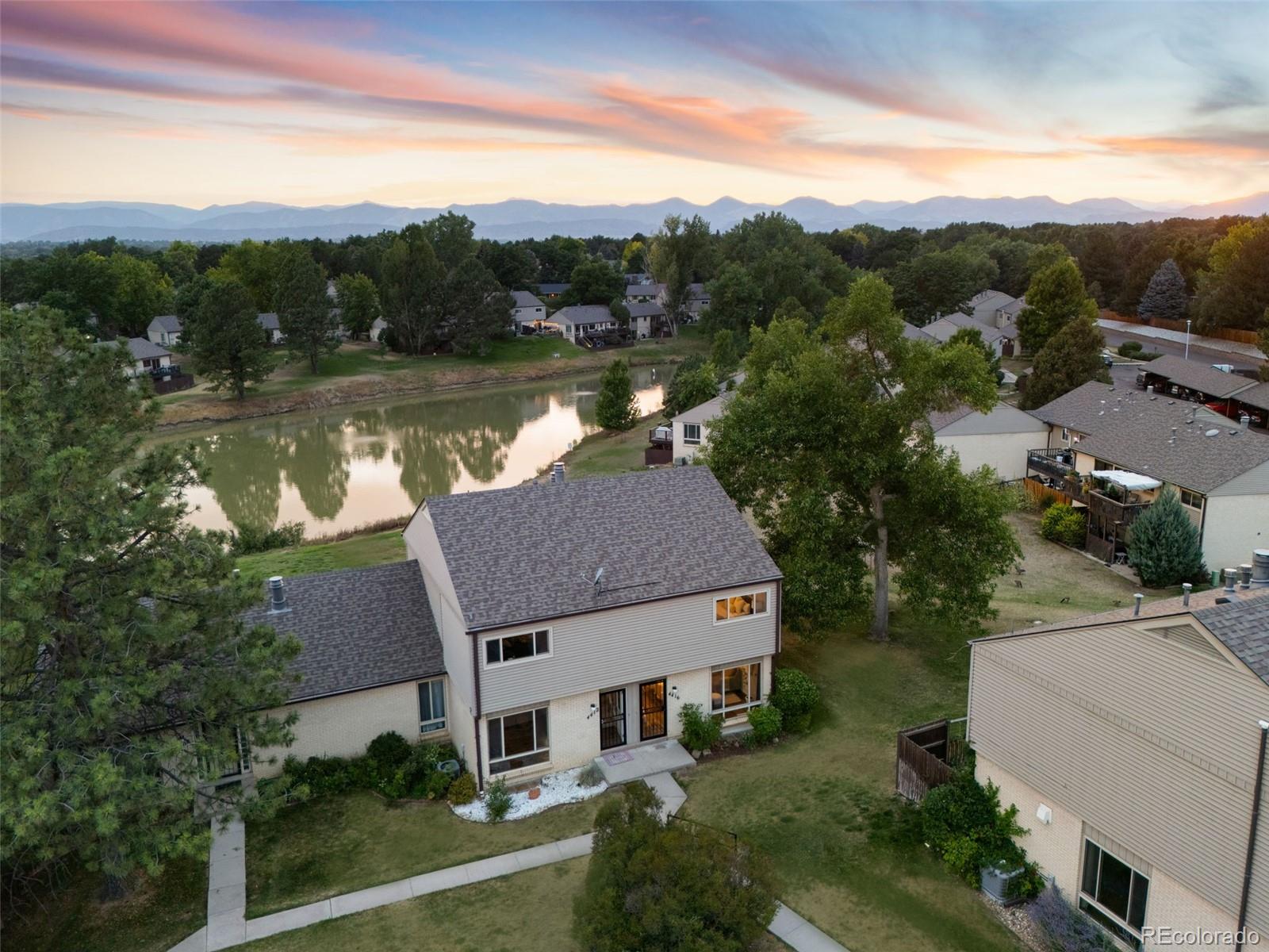 4416 W Pondview Drive, littleton MLS: 7384447 Beds: 2 Baths: 3 Price: $475,000