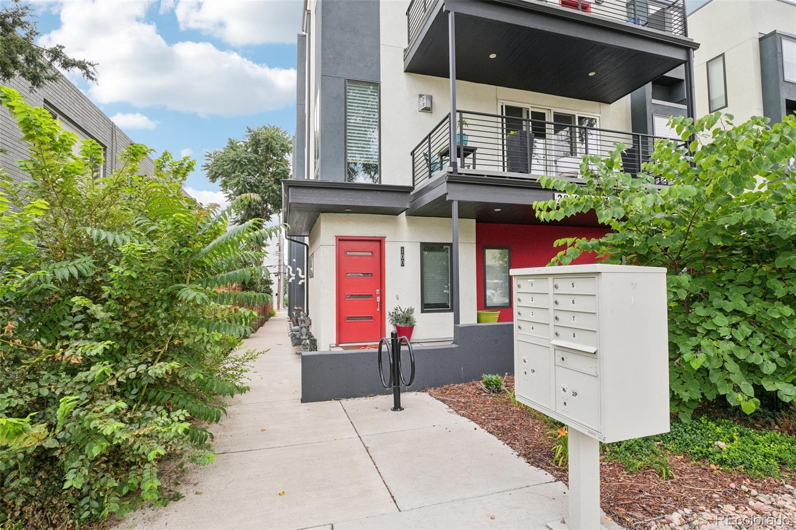 2816 W 26th Avenue, denver MLS: 7432477 Beds: 2 Baths: 3 Price: $699,000
