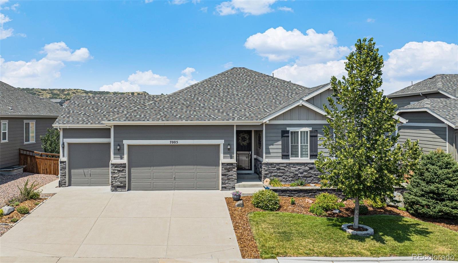 7005  Greenwater Circle, castle rock MLS: 2115237 Beds: 4 Baths: 3 Price: $925,000
