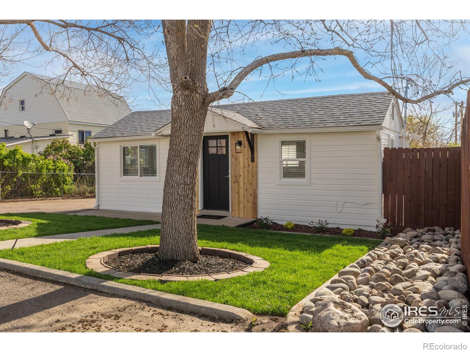 golden  House Search Picture