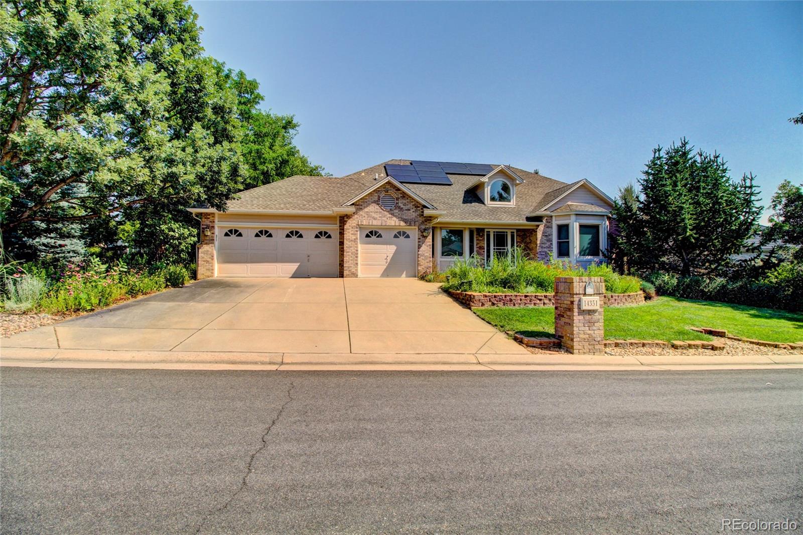 14351 W 56th Place, arvada MLS: 5326405 Beds: 4 Baths: 4 Price: $925,000