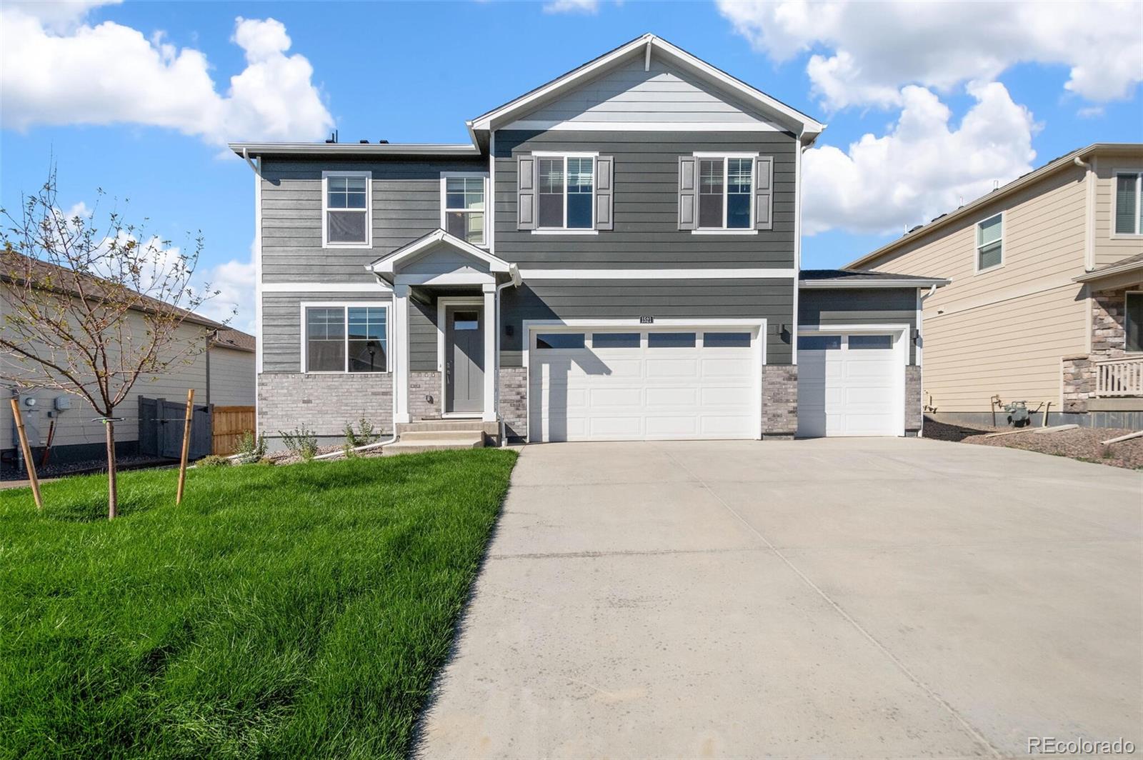 4754  Hatcher Drive, brighton MLS: 2167295 Beds: 4 Baths: 3 Price: $561,900