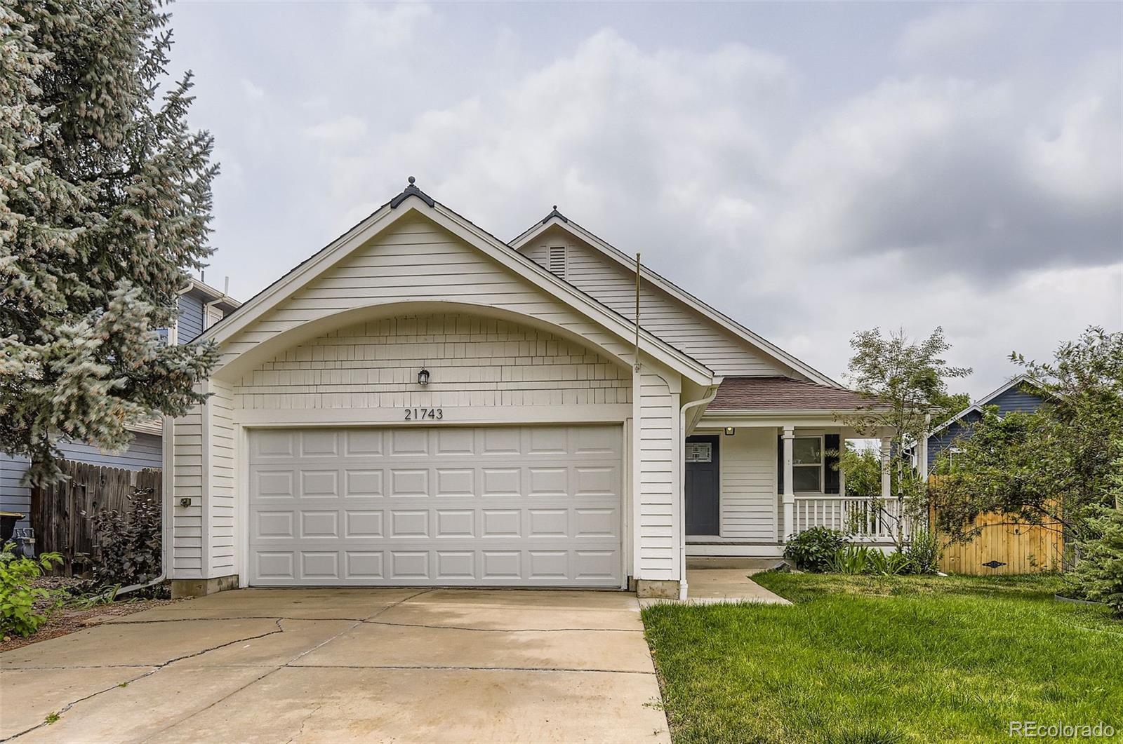 21743  Farmingdale Court, parker MLS: 5642856 Beds: 4 Baths: 2 Price: $565,000