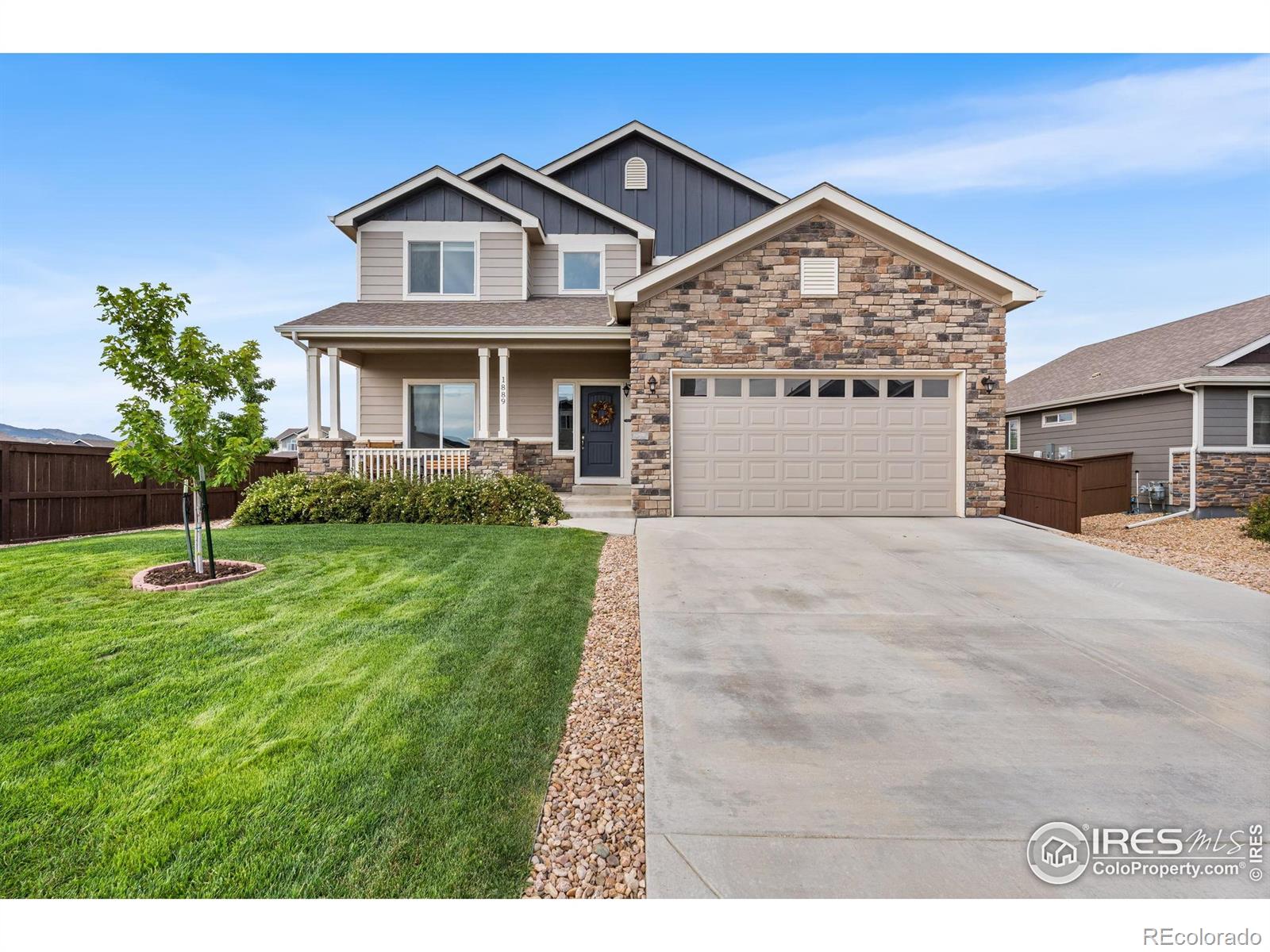1889  La Salle Drive, loveland MLS: 4567891040356 Beds: 3 Baths: 3 Price: $565,000
