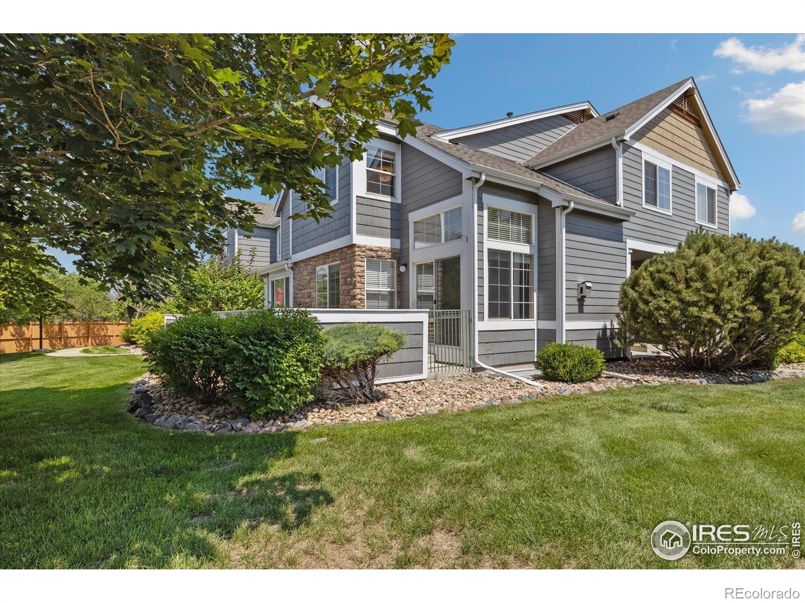 805  Summer Hawk Drive, longmont MLS: 4567891040385 Beds: 2 Baths: 2 Price: $425,000