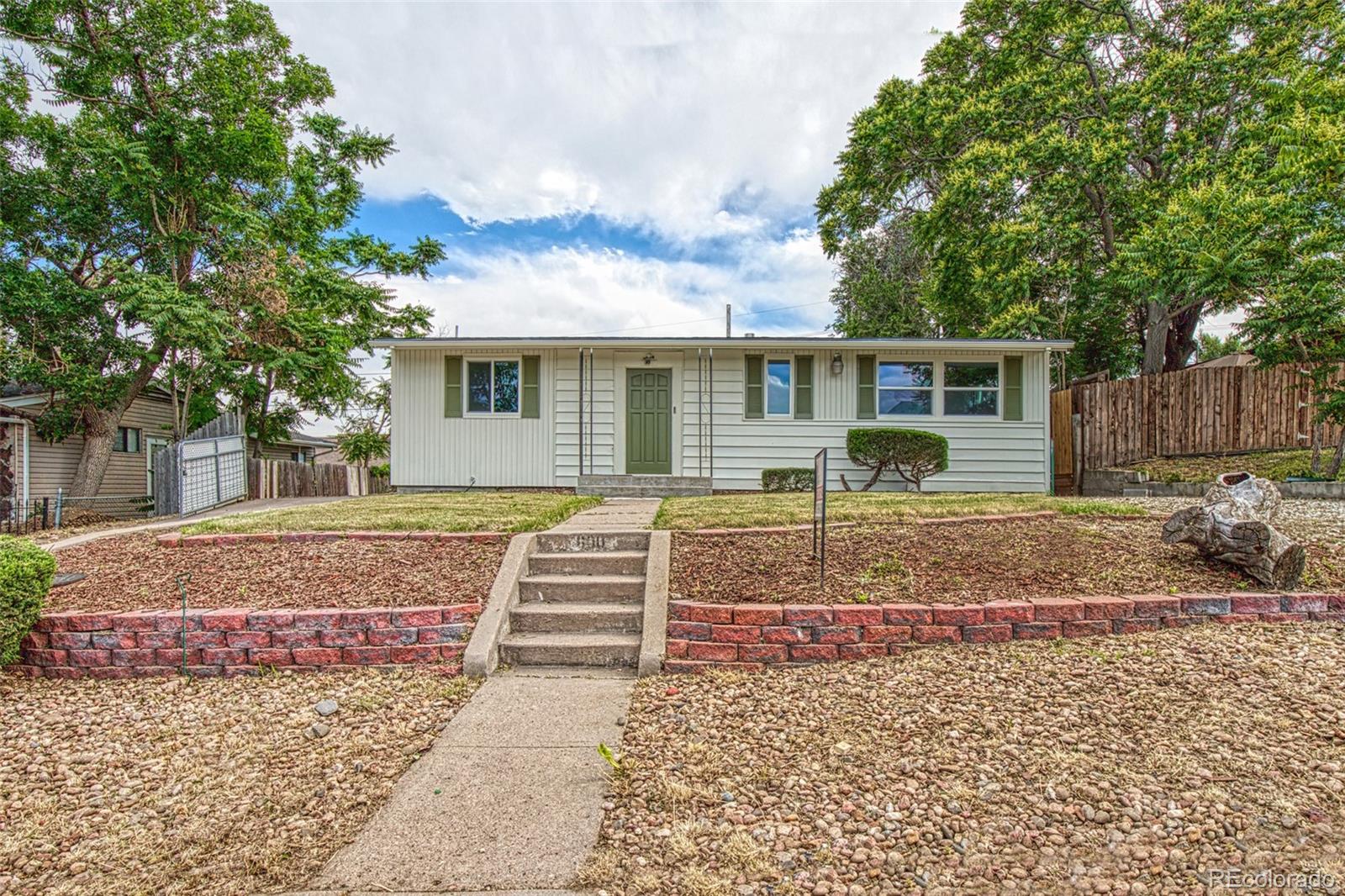600  Bronco Road, denver MLS: 6685584 Beds: 3 Baths: 2 Price: $448,000