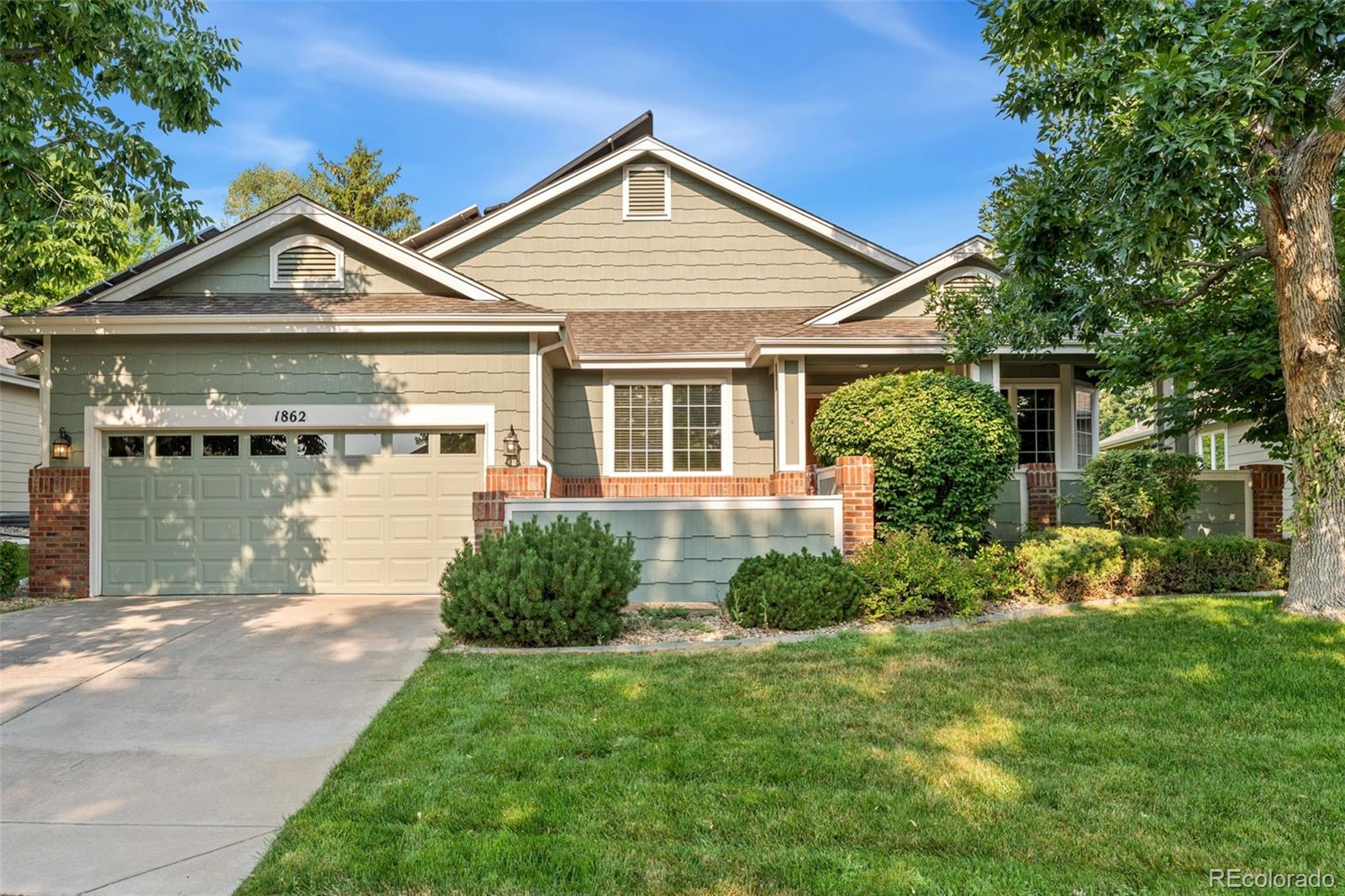 1862 S Marshall Circle, lakewood MLS: 3879126 Beds: 3 Baths: 3 Price: $770,000