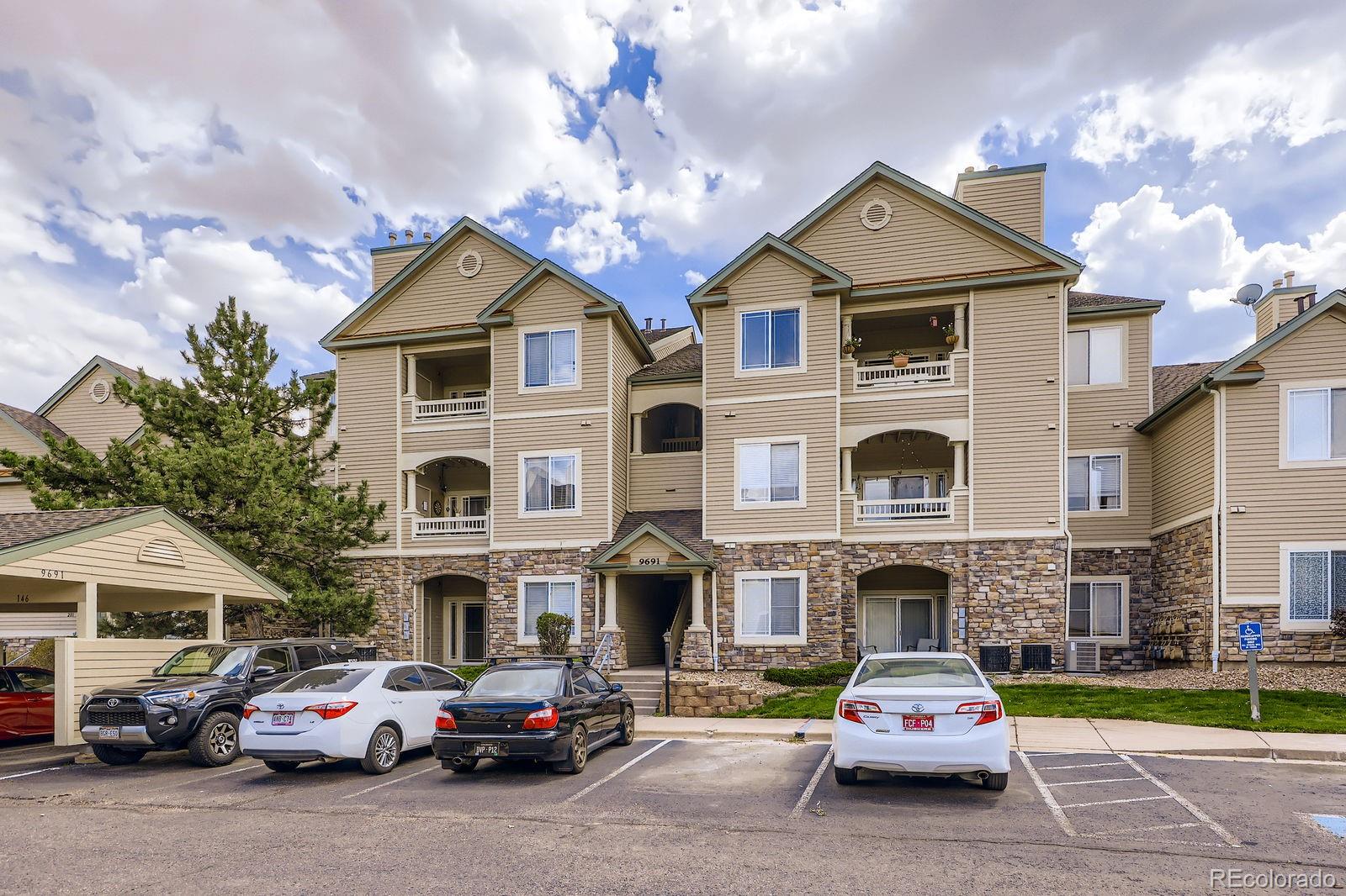 9691 W Coco Circle 103, Littleton  MLS: 9653647 Beds: 2 Baths: 2 Price: $369,000