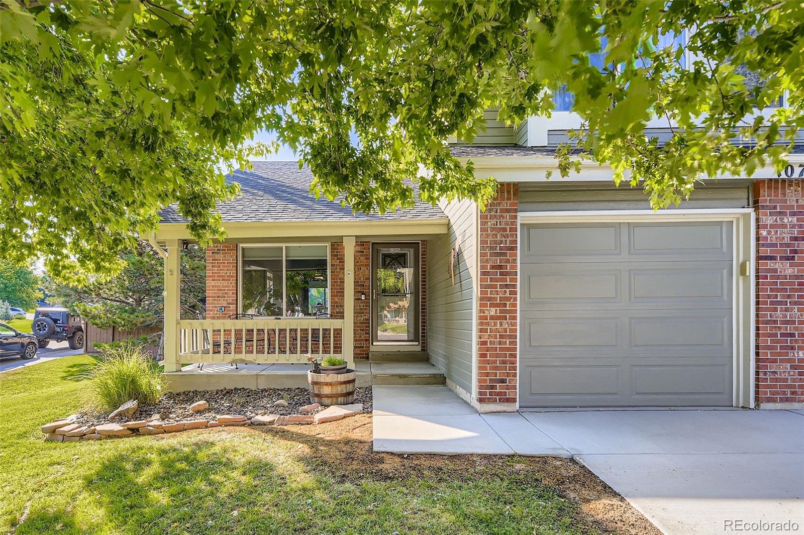1072  Northampton Court, highlands ranch MLS: 3608669 Beds: 4 Baths: 3 Price: $689,900
