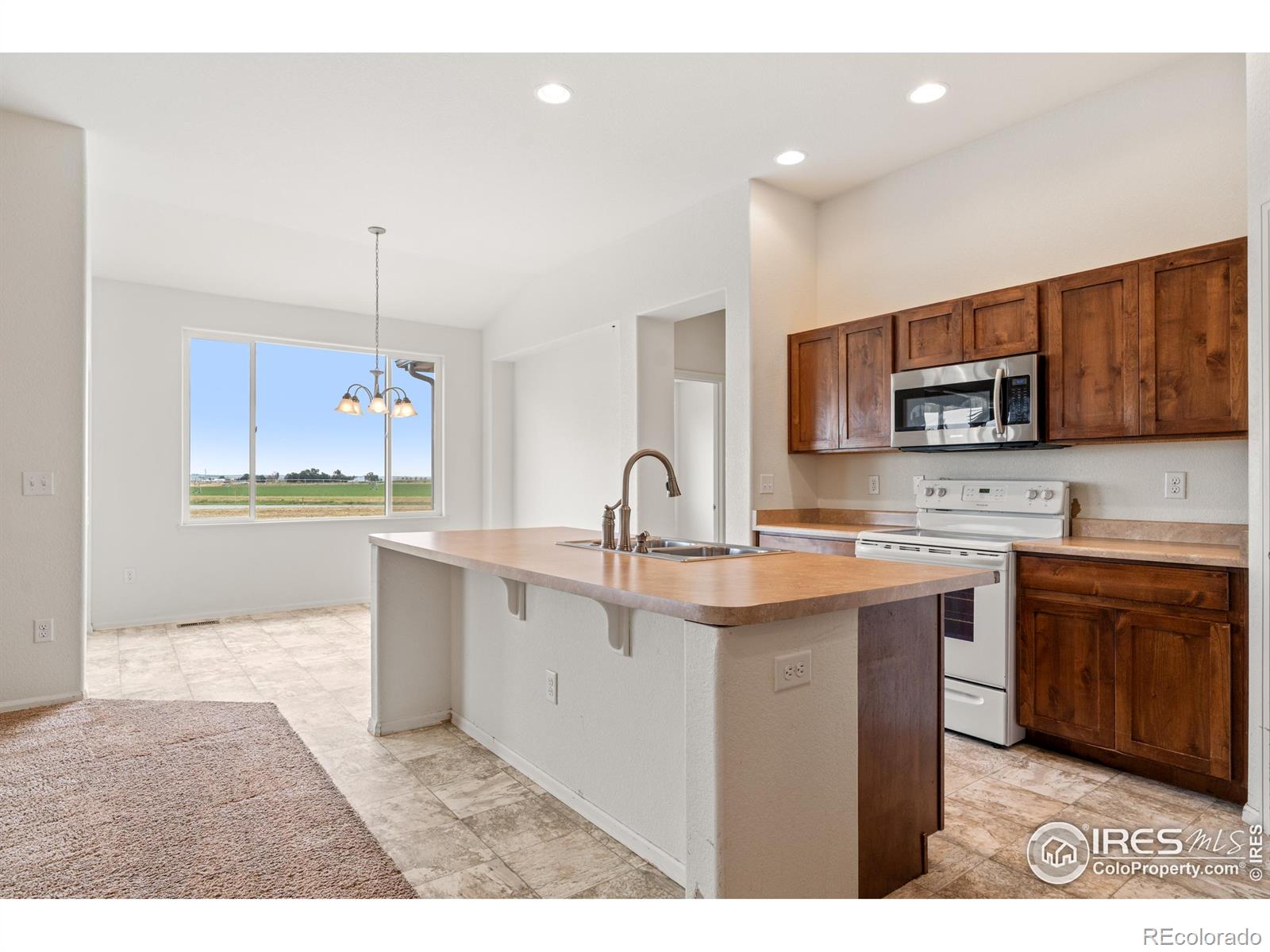 904 W Union Avenue, la salle  House Search MLS Picture