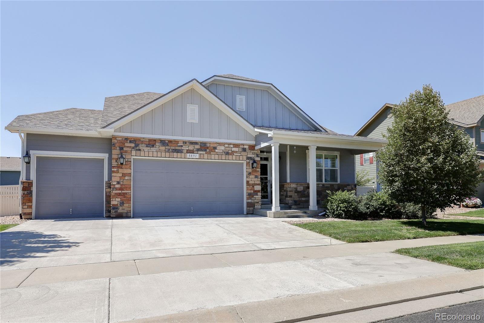 8891  Foxfire Street, firestone MLS: 2910942 Beds: 4 Baths: 2 Price: $620,000