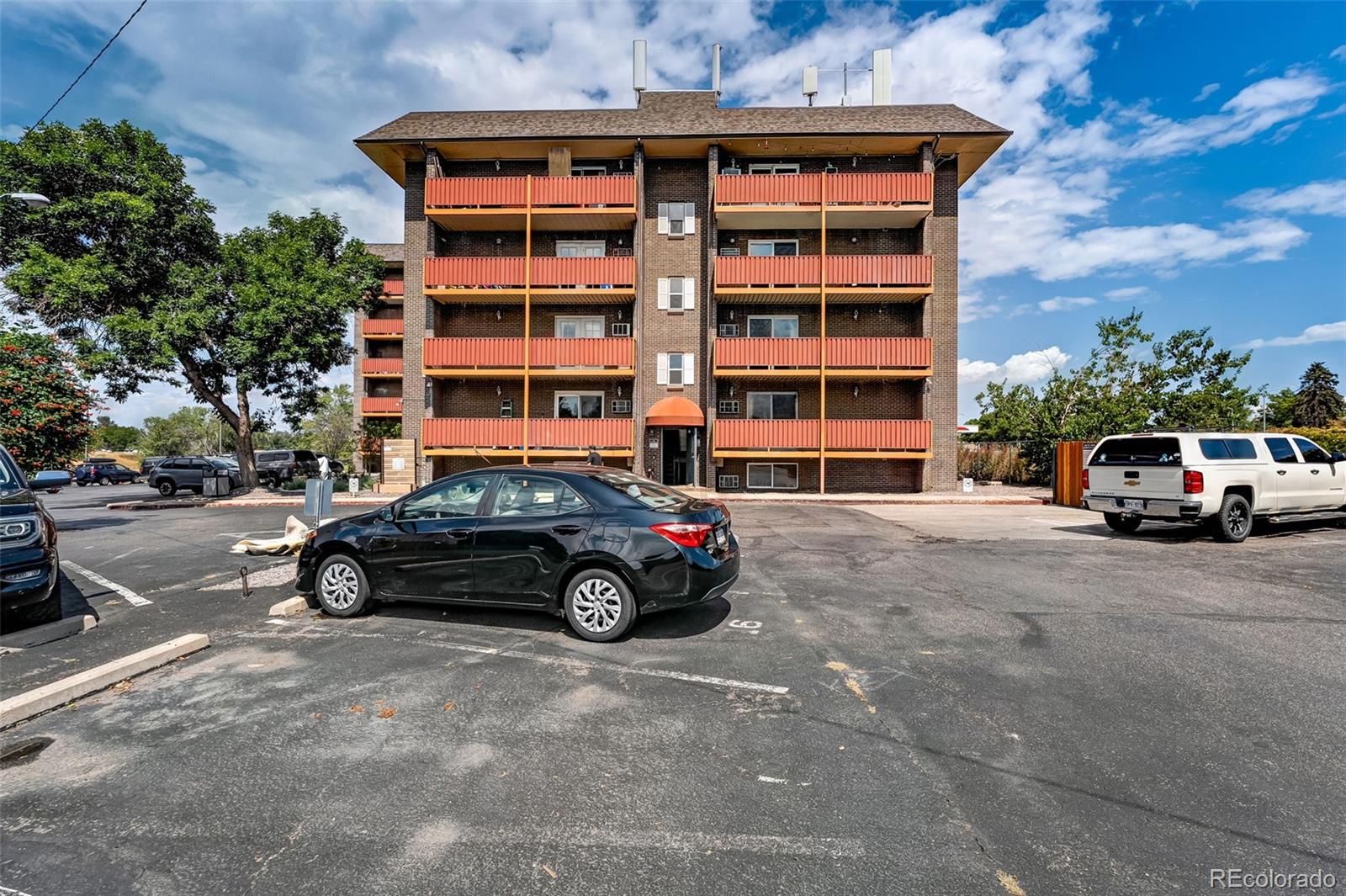 Lake Park Denver Condo / Townhome | MLS #: 37739233047 W 47th Avenue 312, Denver Beds: 2 Baths: 2 Price: $247,500