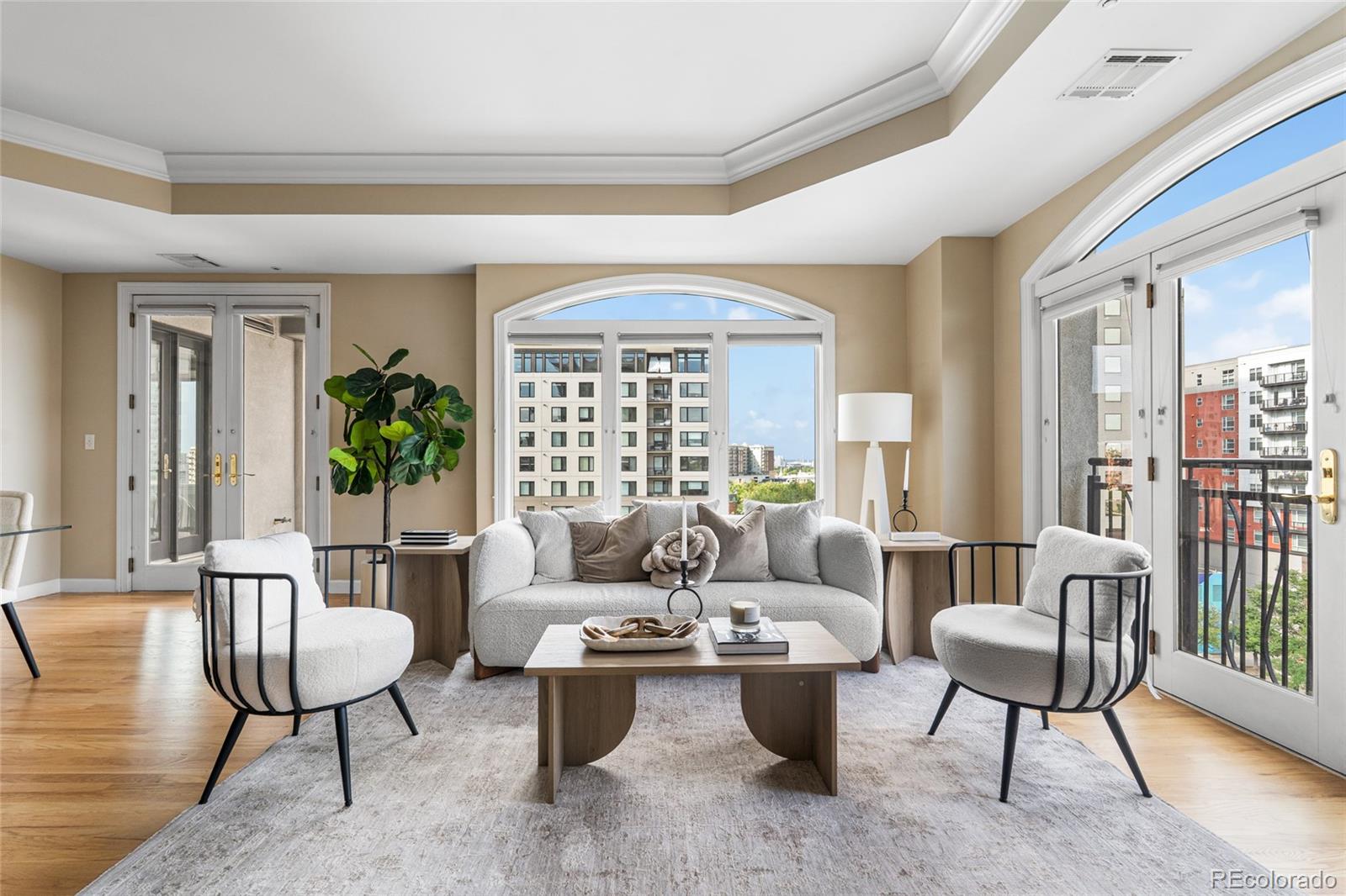 Capitol Denver Condo / Townhome | MLS #: 23488331827 N Grant Street 800, Denver Beds: 1 Baths: 2 Price: $429,000