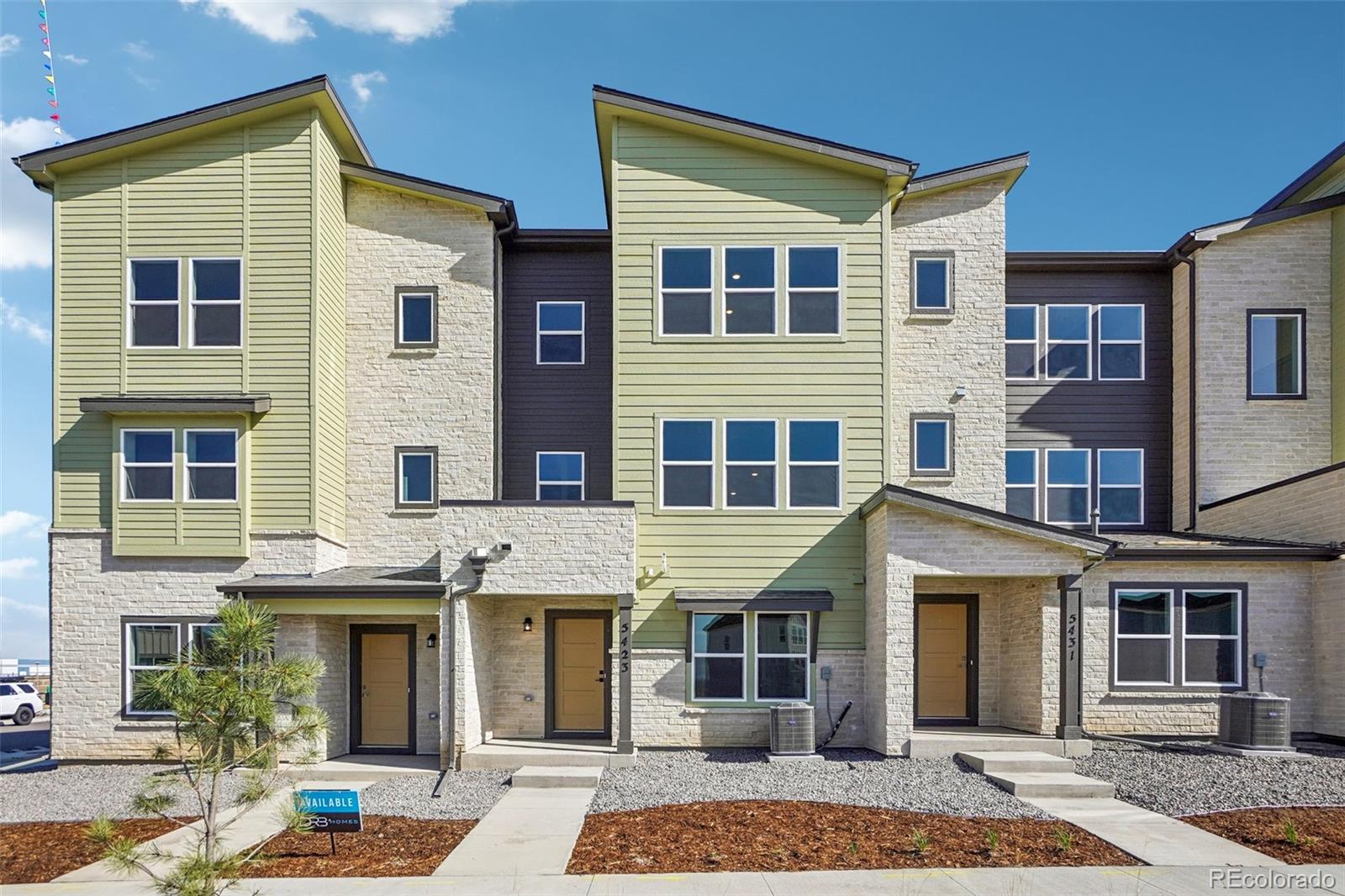 Windler Aurora Home | MLS #: 31737895423 N Eaton Park Way, Aurora Beds: 3 Baths: 3 Price: $420,000