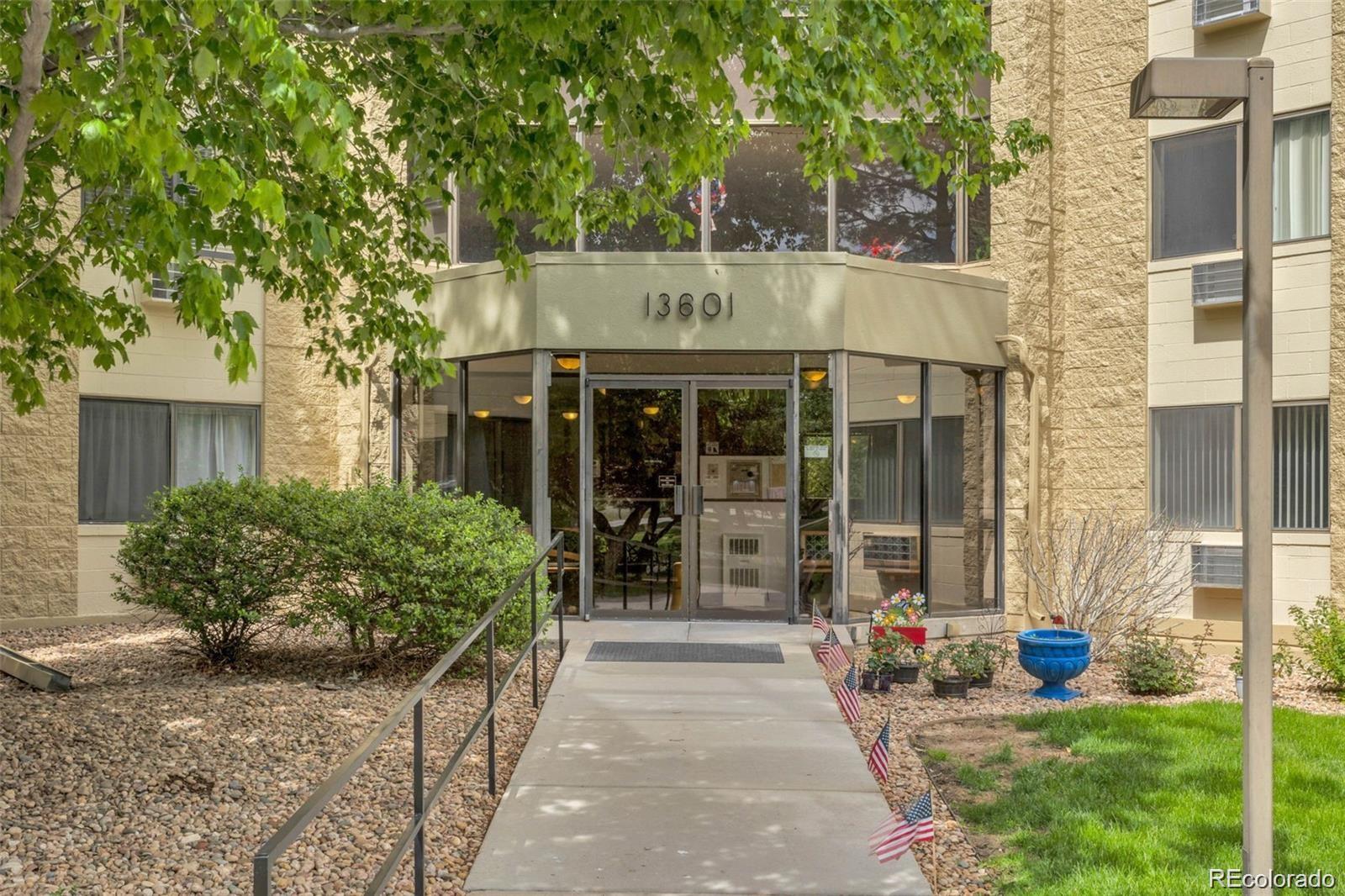 Heather Gardens Aurora Condo / Townhome | MLS #: 468834513601 E Marina  508, Aurora Beds: 2 Baths: 2 Price: $274,000