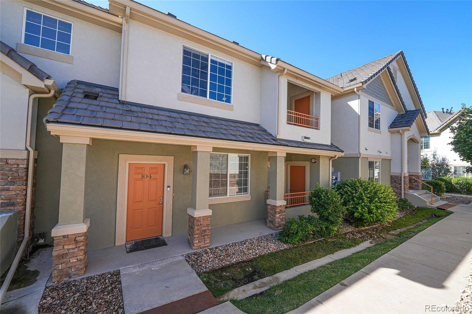 Homestead Aurora Condo / Townhome | MLS #: 302840422580 E Ontario Drive 104, Aurora Beds: 2 Baths: 2 Price: $320,000