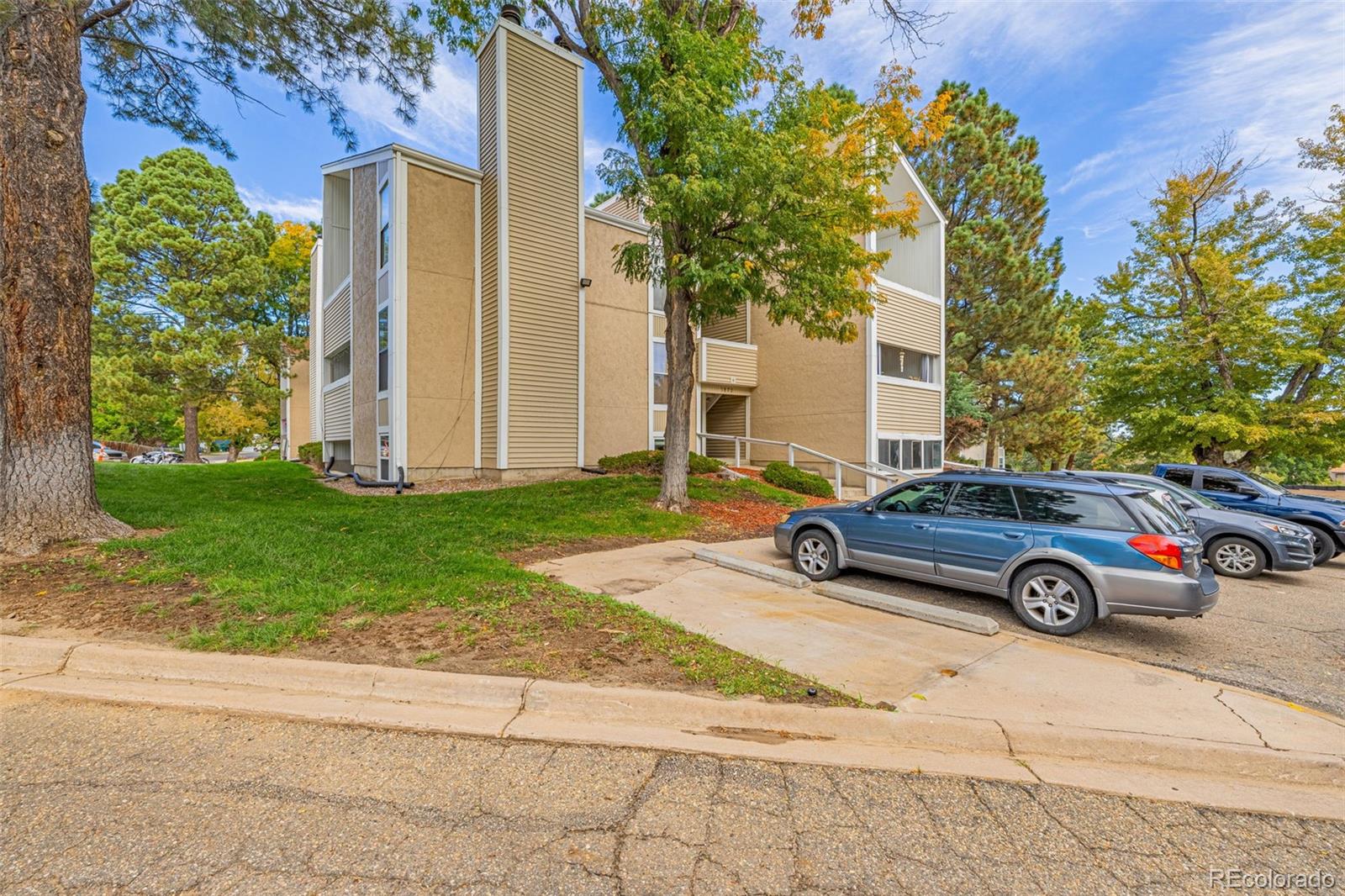 3872 S Fraser Street, aurora&nbsp; House Search MLS Picture