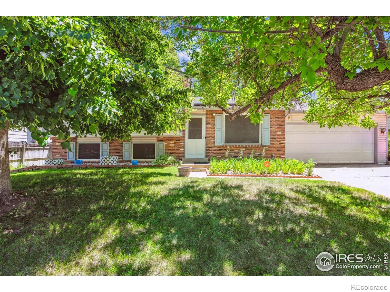 Woodrim Aurora Home | MLS #: 45678910456272516 S Cimarron Street, Aurora Beds: 3 Baths: 2 Price: $465,000