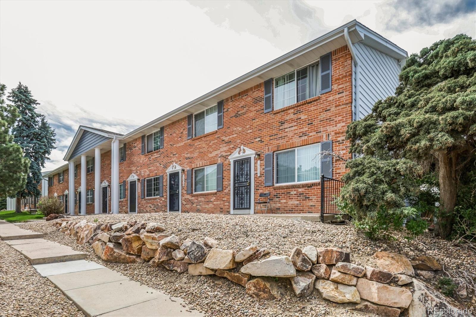 Charleston Place Aurora Condo / Townhome | MLS #: 952326413937 E Bails Place , Aurora Beds: 3 Baths: 2 Price: $310,000