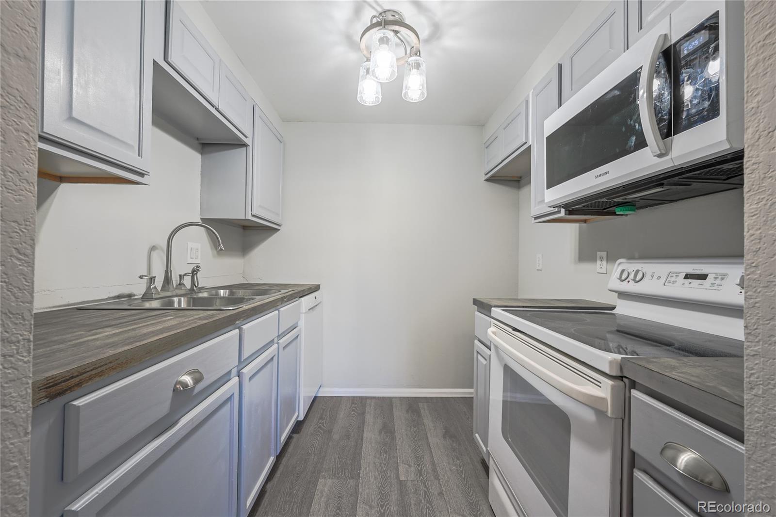 aurora&nbsp; House Search Picture