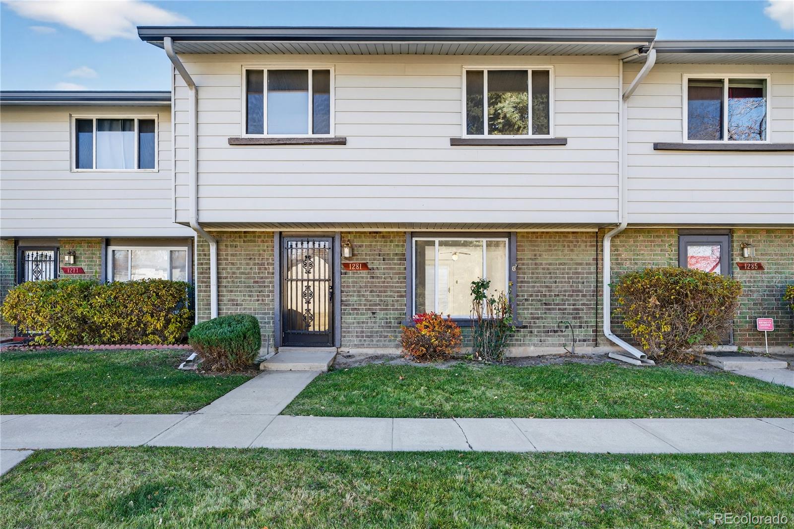 Hallcrafts Village East Aurora Condo / Townhome | MLS #: 99321141281 S Troy Street , Aurora Beds: 3 Baths: 3 Price: $315,000