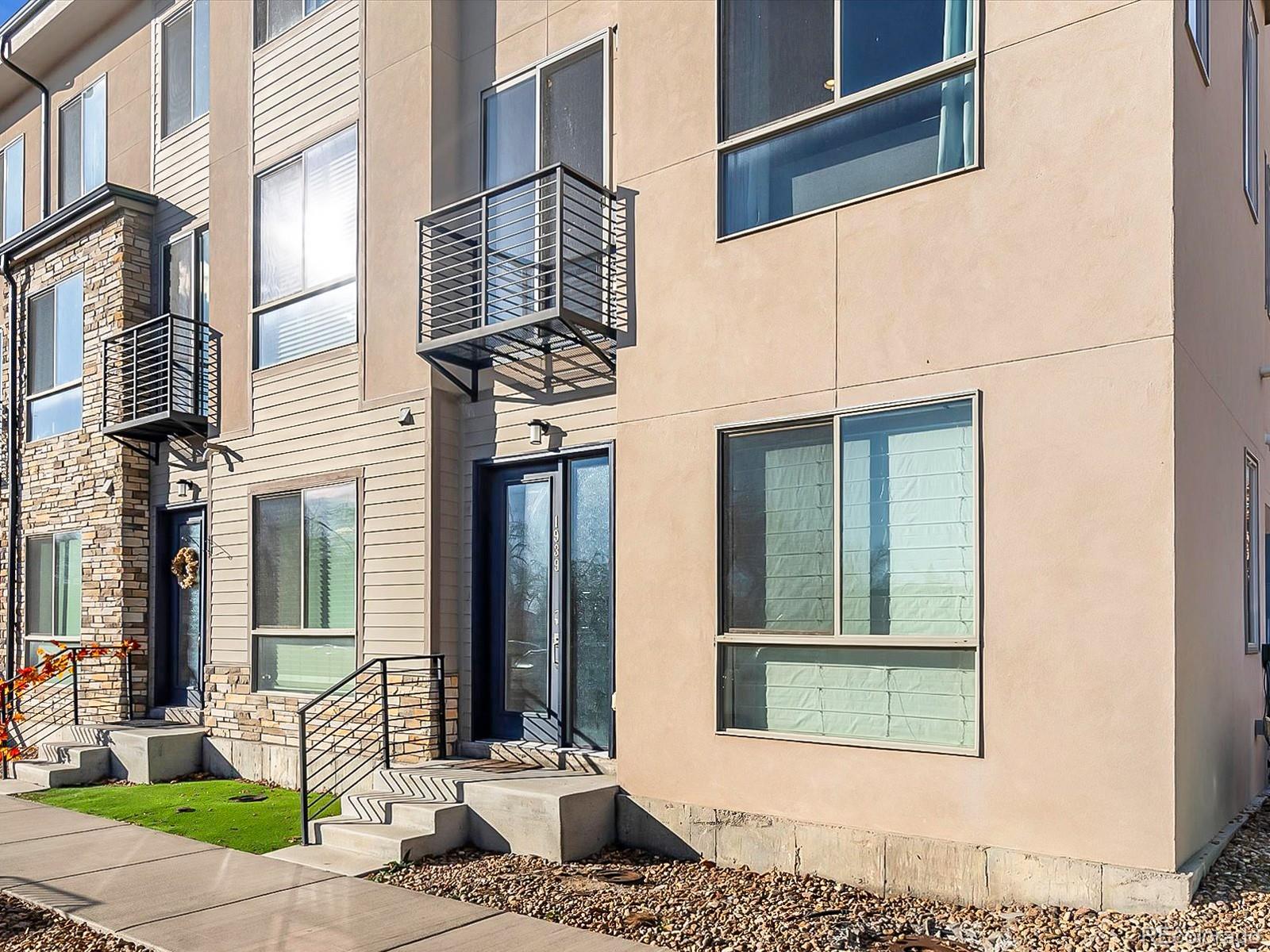 Edgewater Lakewood Condo / Townhome | MLS #: 18696611939  Eaton Street , Lakewood Beds: 3 Baths: 4 Price: $769,000