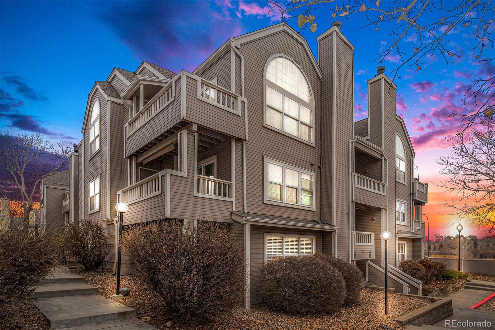 Sunpointe Lakewood Condo / Townhome | MLS #: 86569675775 W Atlantic Place 303, Lakewood Beds: 1 Baths: 1 Price: $237,500