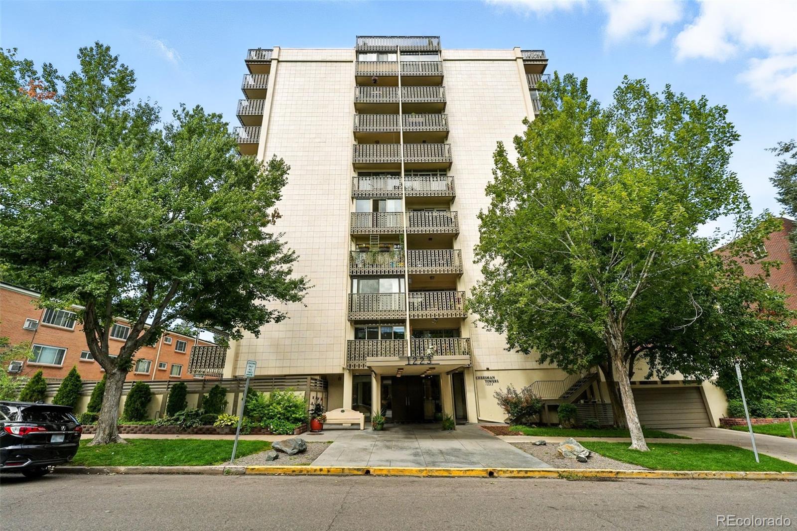Cheesman Park Denver Condo / Townhome | MLS #: 30076021223  Race Street 803, Denver Beds: 1 Baths: 1 Price: $325,000