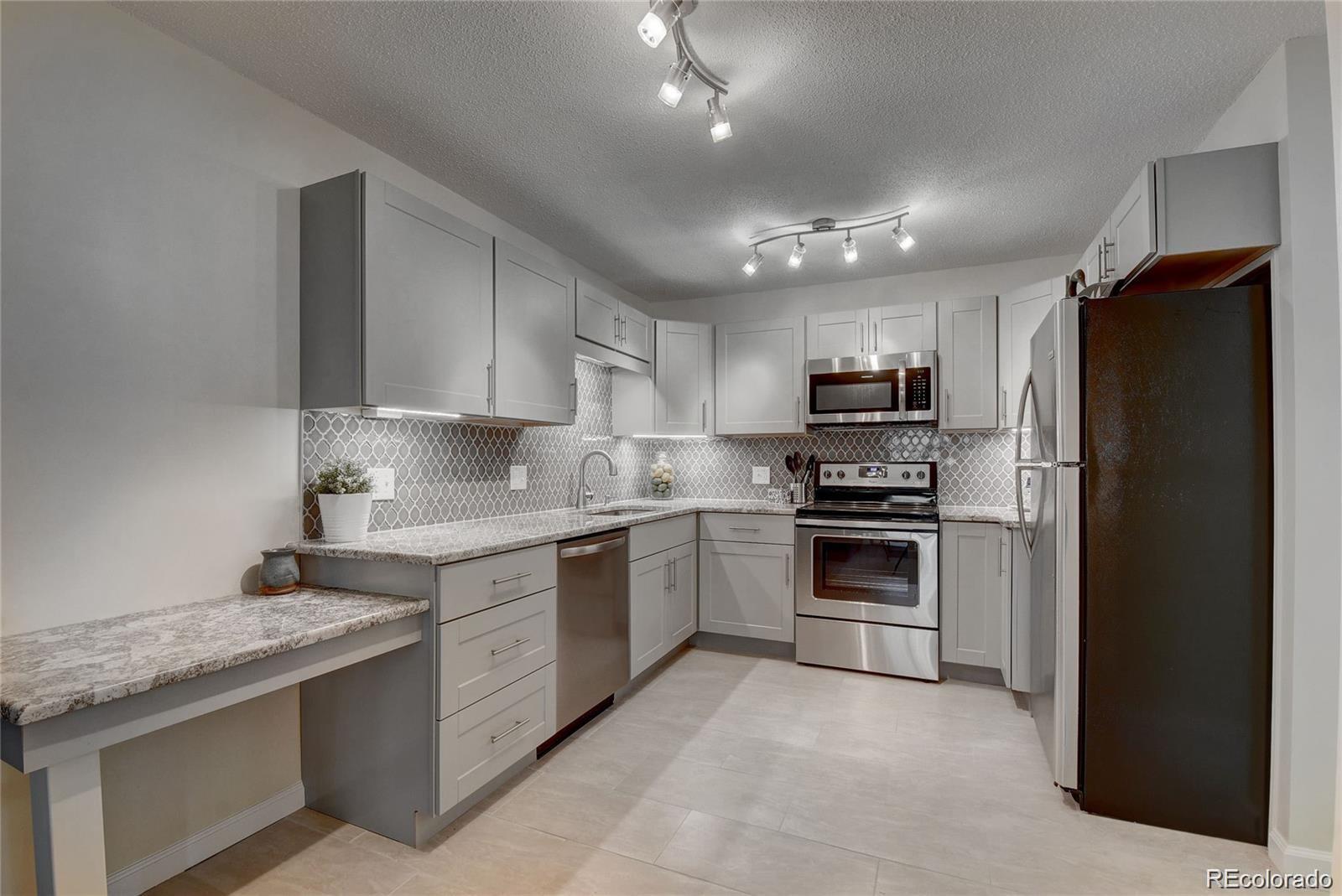 Dsw Denver Condo / Townhome | MLS #: 7625085725 S Alton Way 7A, Denver Beds: 2 Baths: 2 Price: $239,900