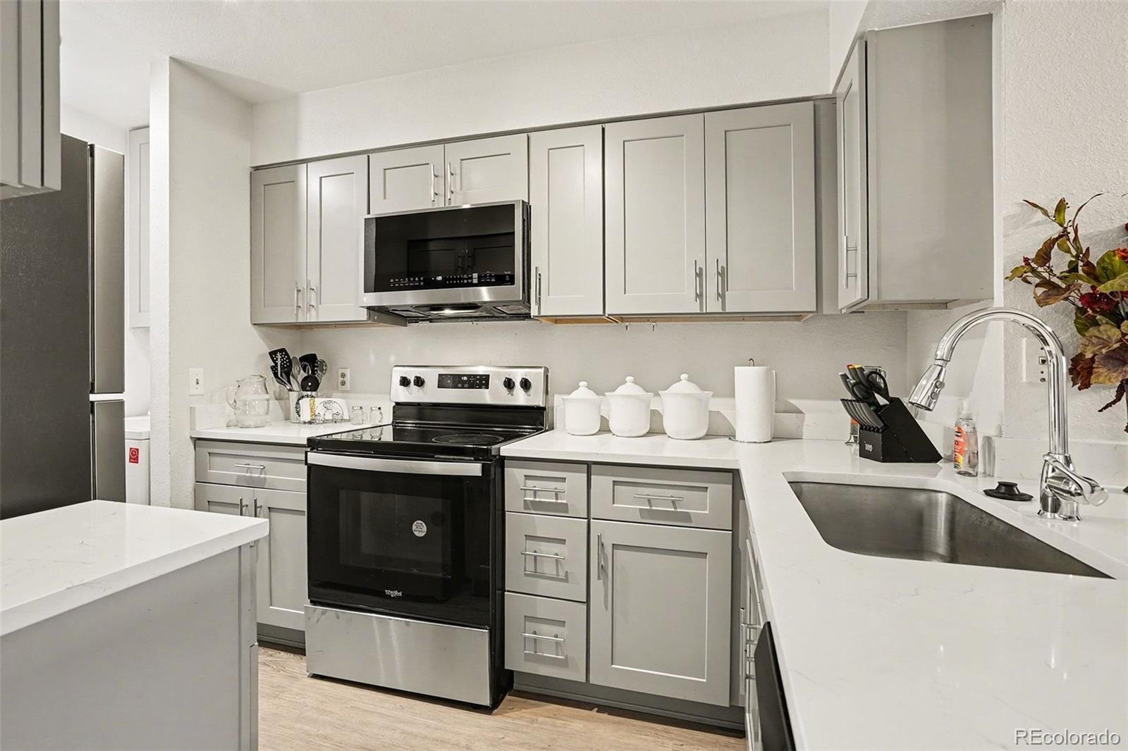 Sunstone Aurora Condo / Townhome | MLS #: 95227831662 S Idalia Circle N, Aurora Beds: 2 Baths: 2 Price: $304,999