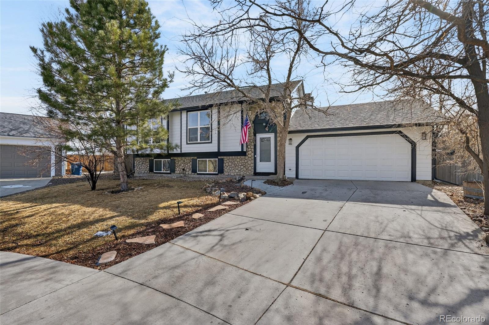 Parkborough Centennial Home | MLS #: 93204945915 S Nepal Street, Centennial Beds: 4 Baths: 2 Price: $500,000