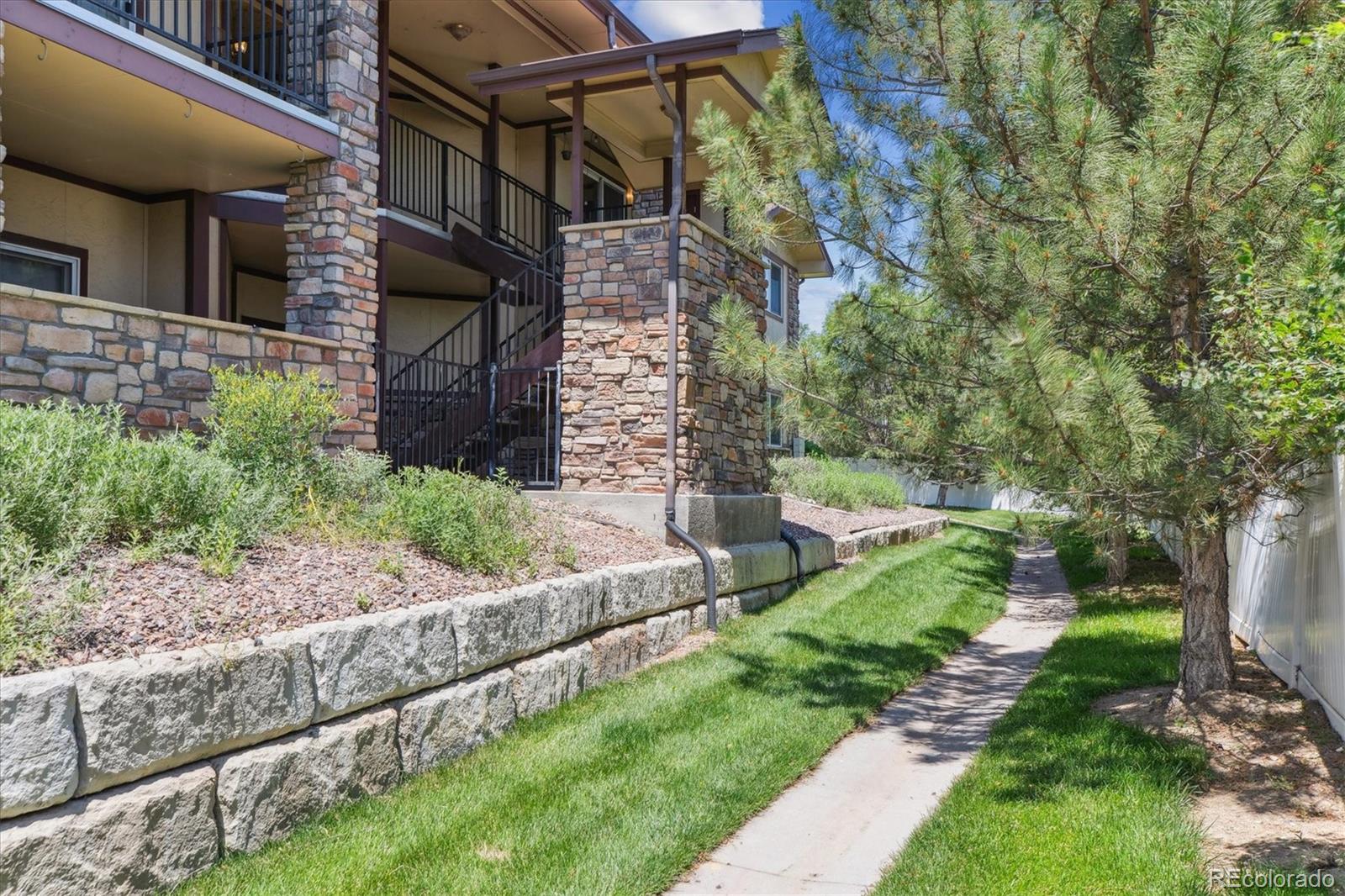 At City Horizon Denver Condo / Townhome | MLS #: 2985390875 E 78th Avenue 7, Denver Beds: 3 Baths: 2 Price: $279,900