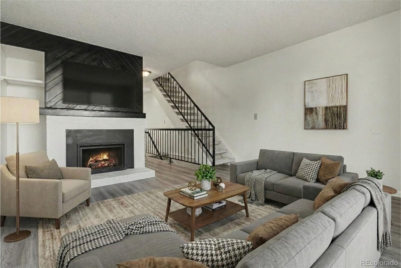 Victoria Place Aurora Condo / Townhome | MLS #: 652400317681 E Loyola Drive E, Aurora Beds: 3 Baths: 3 Price: $299,900