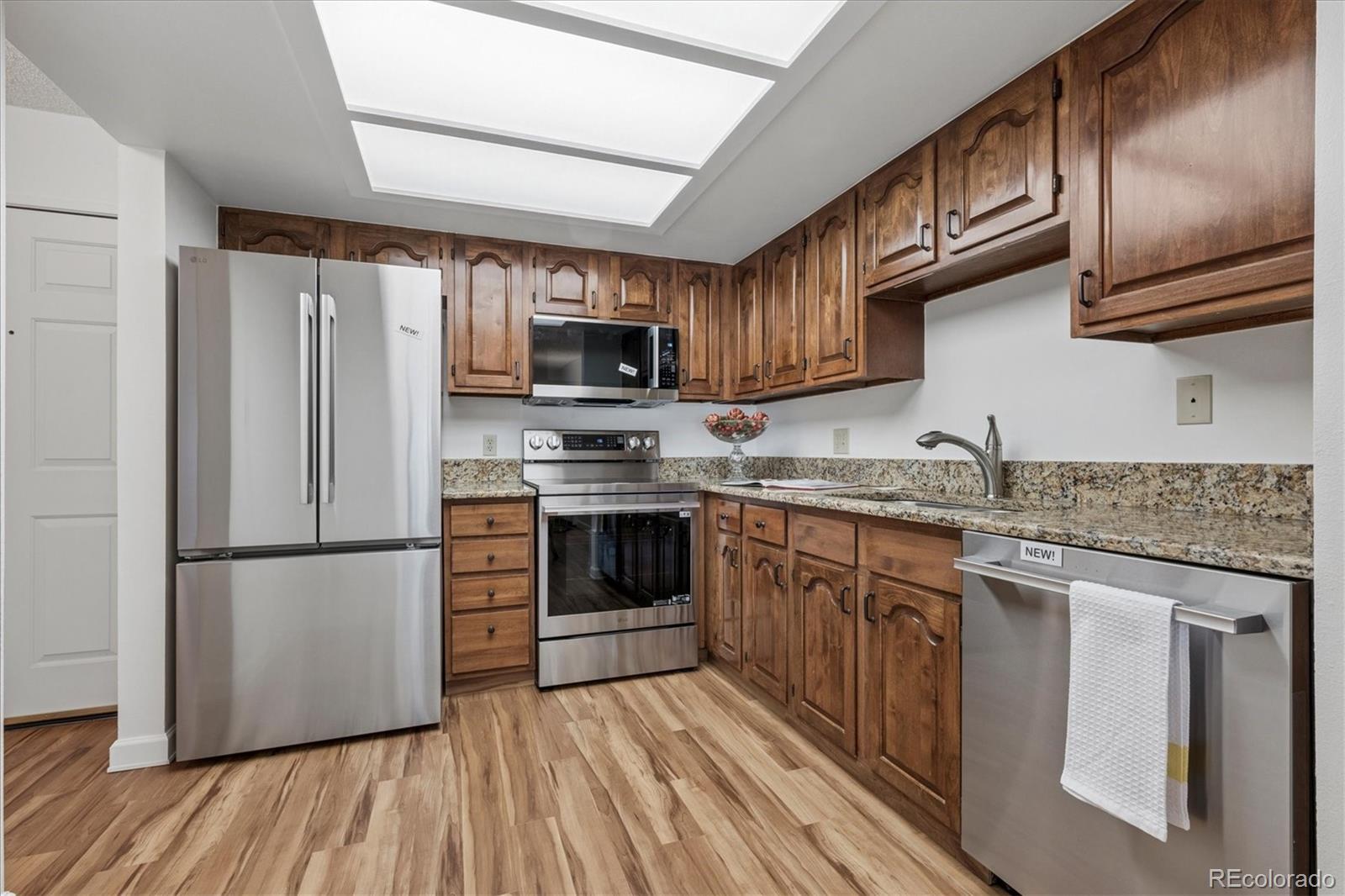 Heather Gardens Aurora Condo / Townhome | MLS #: 178746413961 E Marina Drive 104, Aurora Beds: 1 Baths: 1 Price: $207,000