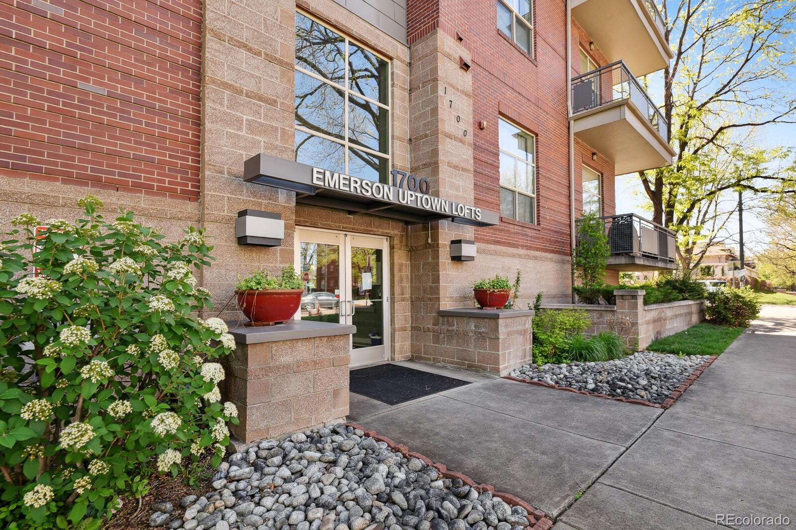 Uptown Denver Condo / Townhome | MLS #: 51336671700 N Emerson Street 304, Denver Beds: 3 Baths: 3 Price: $550,000