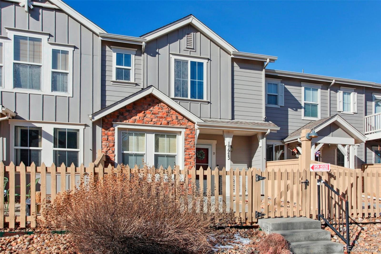  Commerce City Home | MLS #: 726909817923 E 104th Place, Commerce City Beds: 3 Baths: 3 Price: $319,000