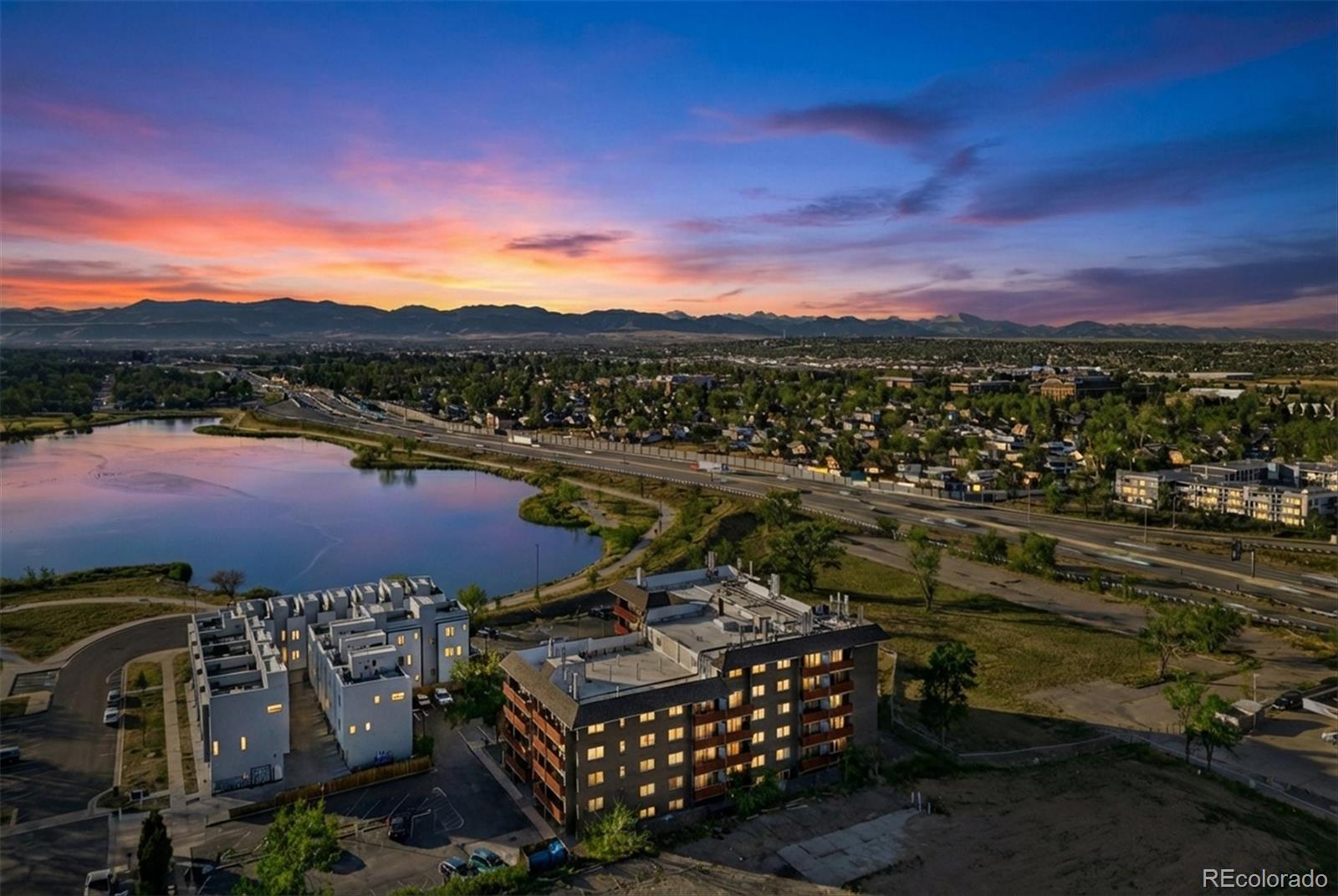 Lake Park Denver Condo / Townhome | MLS #: 65184203047 W 47th Avenue 511, Denver Beds: 2 Baths: 2 Price: $275,000