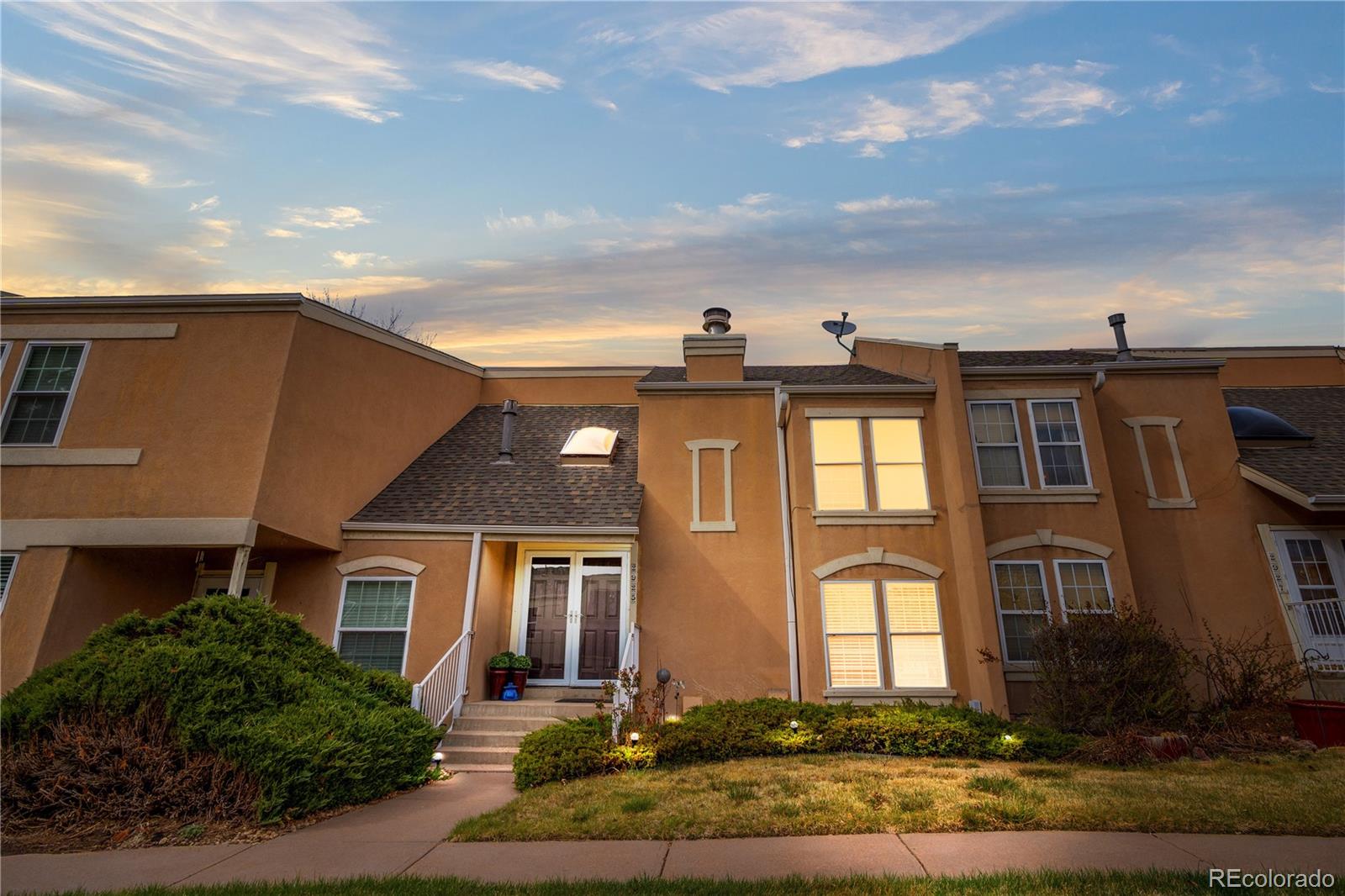 The Dam Aurora Condo / Townhome | MLS #: 99173302925 S Vaughn Way , Aurora Beds: 3 Baths: 3 Price: $399,000