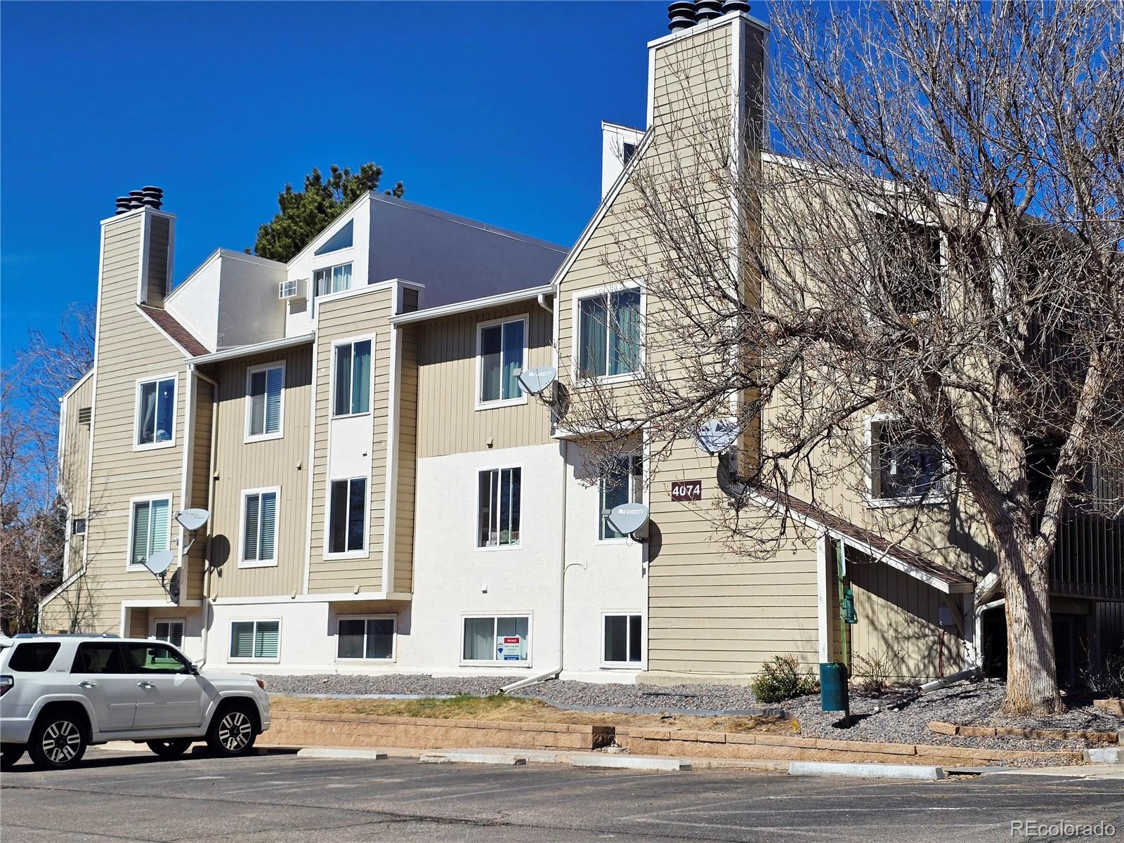 Pier Point Aurora Condo / Townhome | MLS #: 34956394074 S Atchison Way 104, Aurora Beds: 2 Baths: 1 Price: $279,000