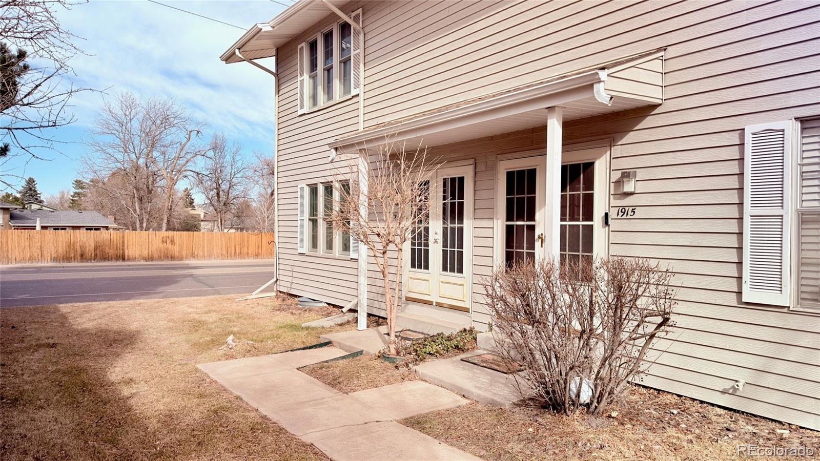 Country Green Aurora Condo / Townhome | MLS #: 19944351915 S Oakland Way , Aurora Beds: 2 Baths: 2 Price: $325,000