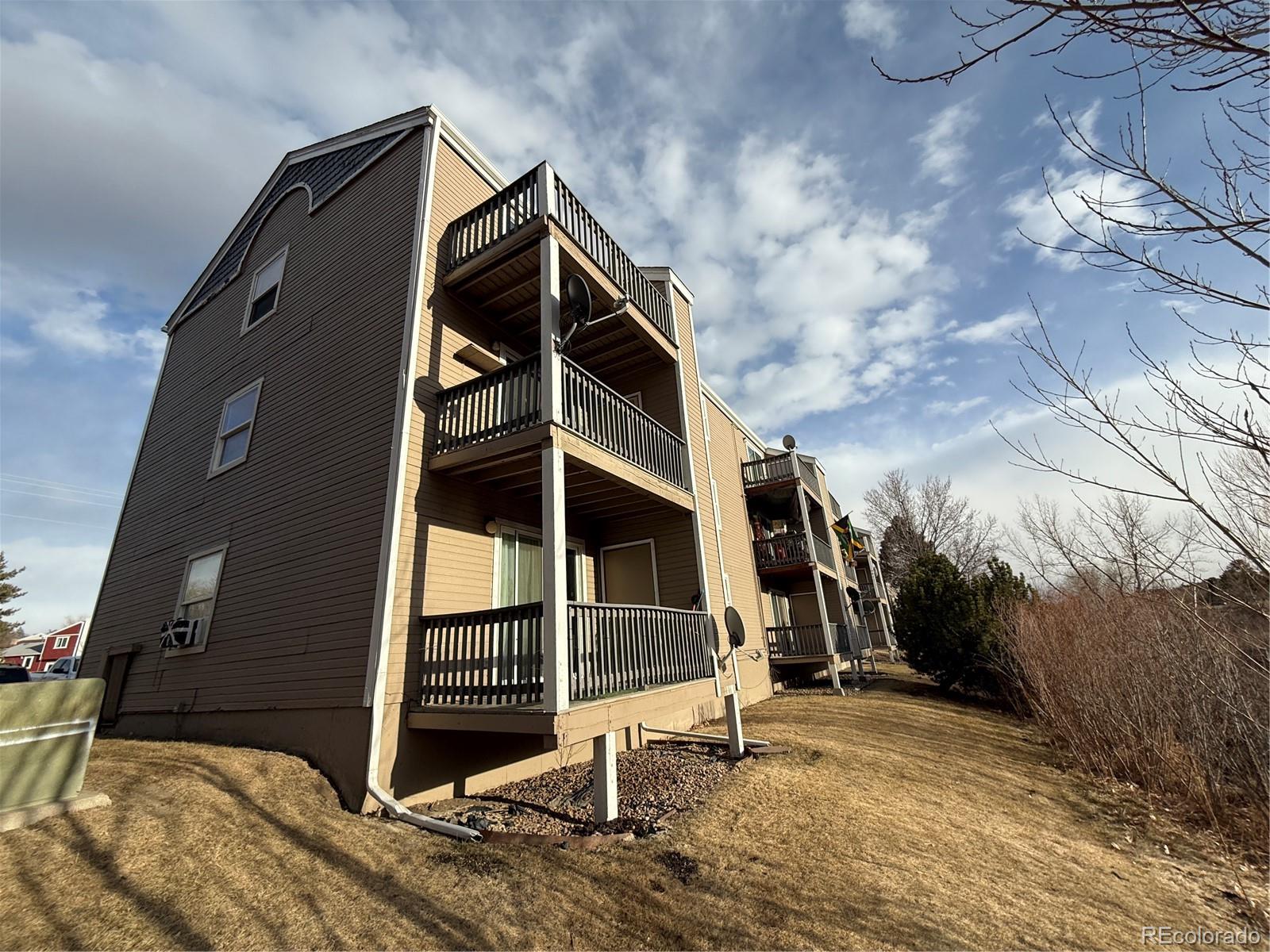 Sellers Landing Castle Rock Condo / Townhome | MLS #: 94027961211 S Gilbert Street , Castle Rock Beds: 2 Baths: 2 Price: $195,000