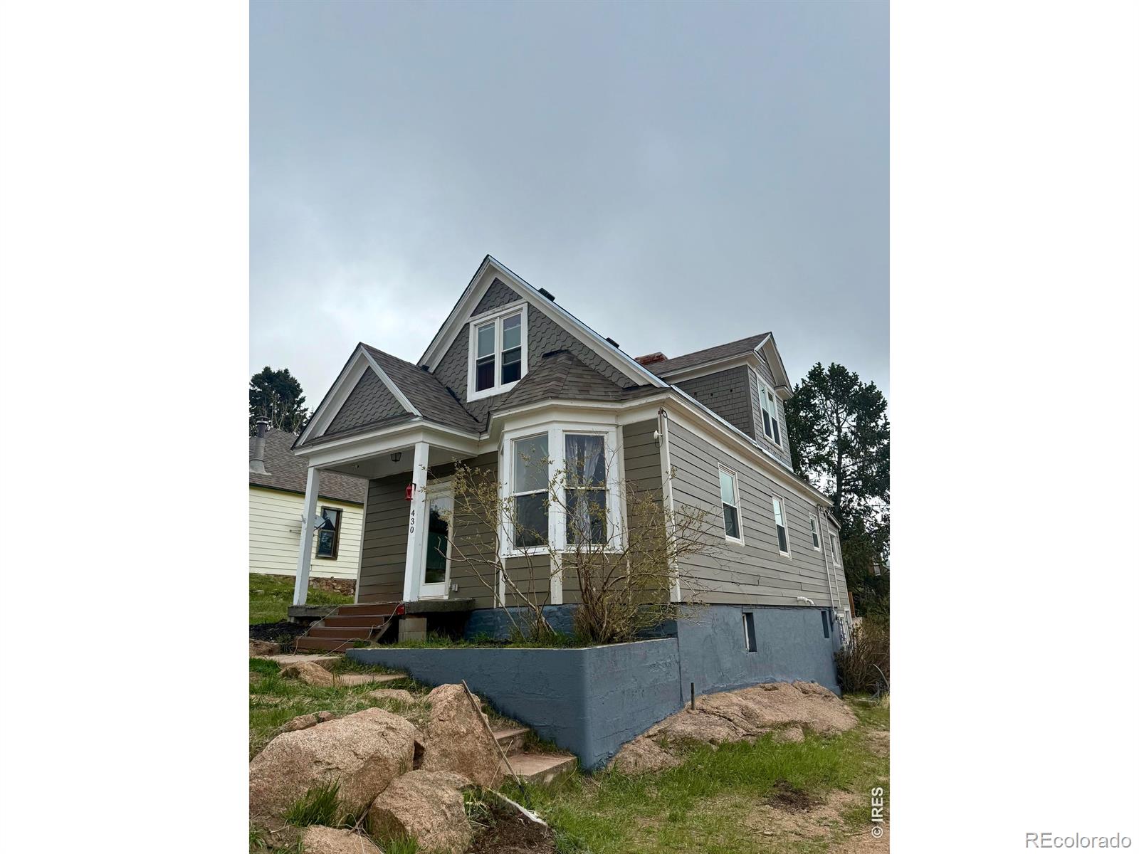 victor&nbsp; House Search Picture